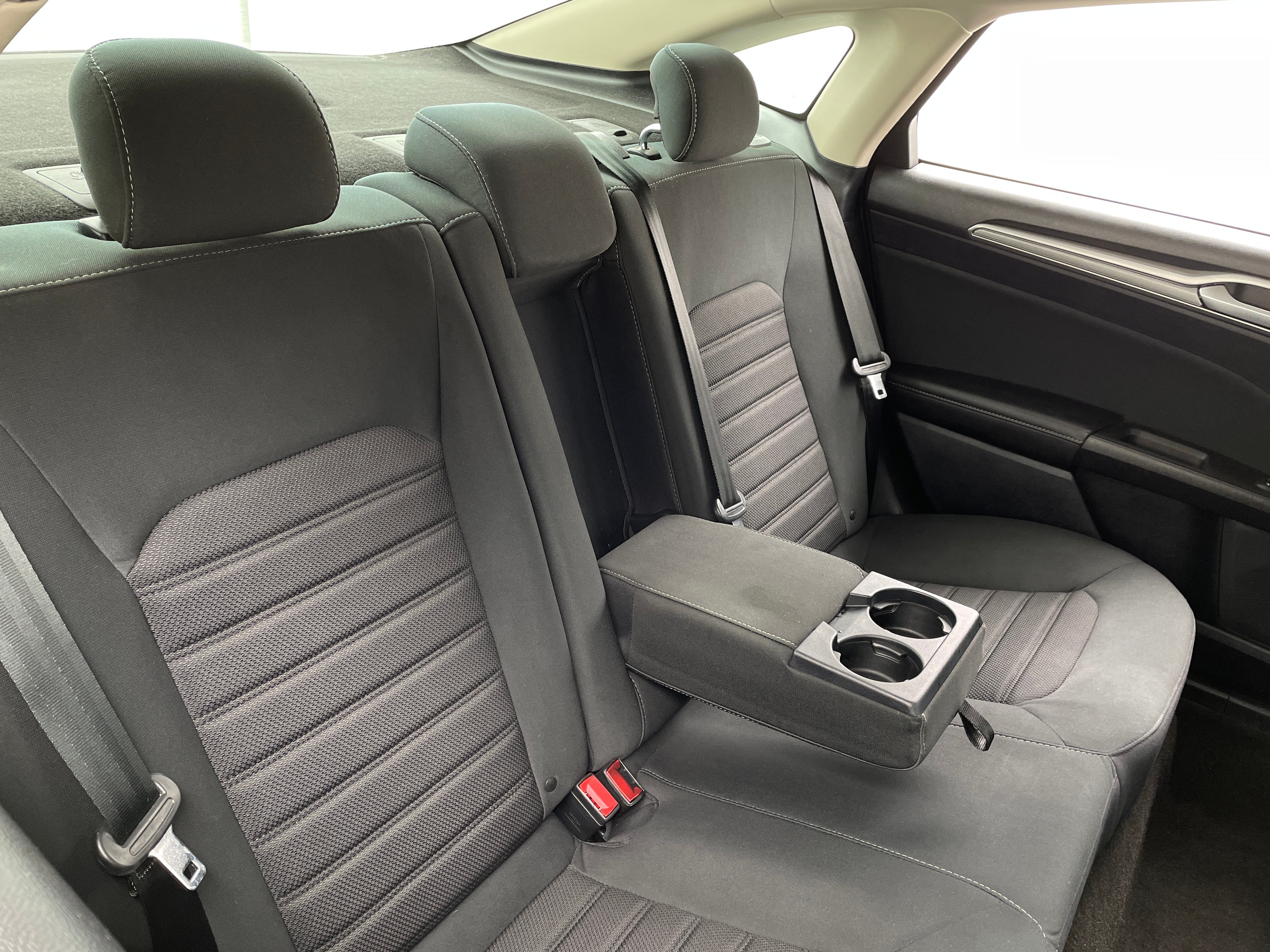 2020 Ford Fusion SE 6
