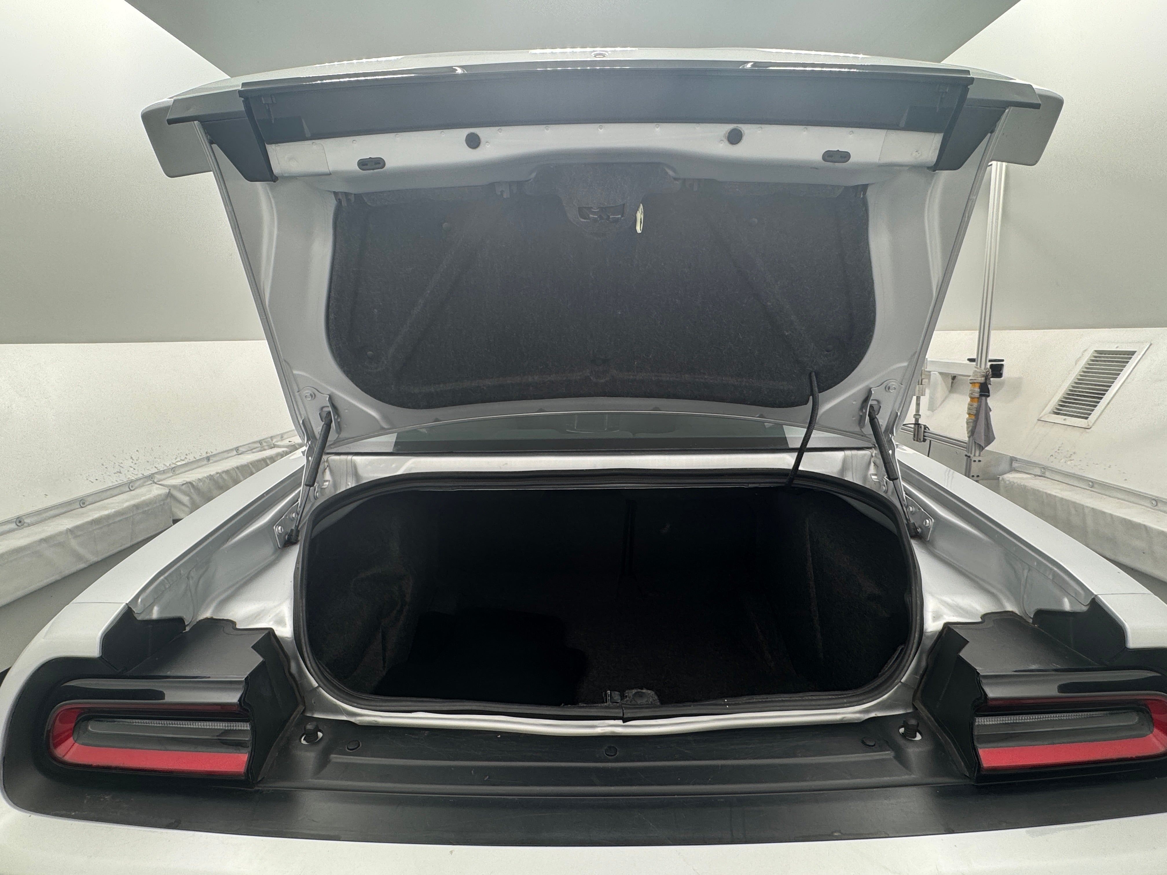 2022 Dodge Challenger R/T 6