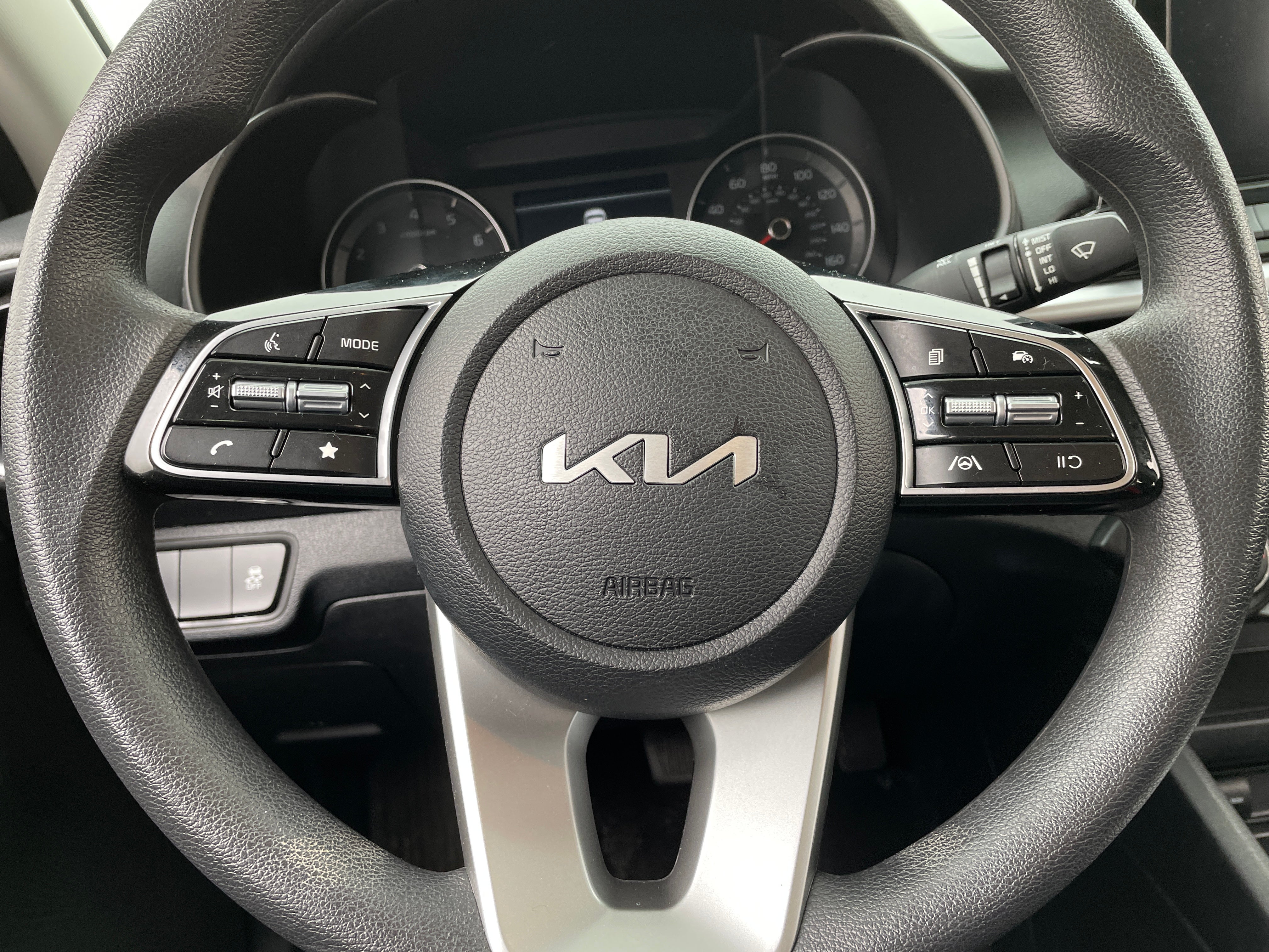 2024 Kia Forte LXS 5