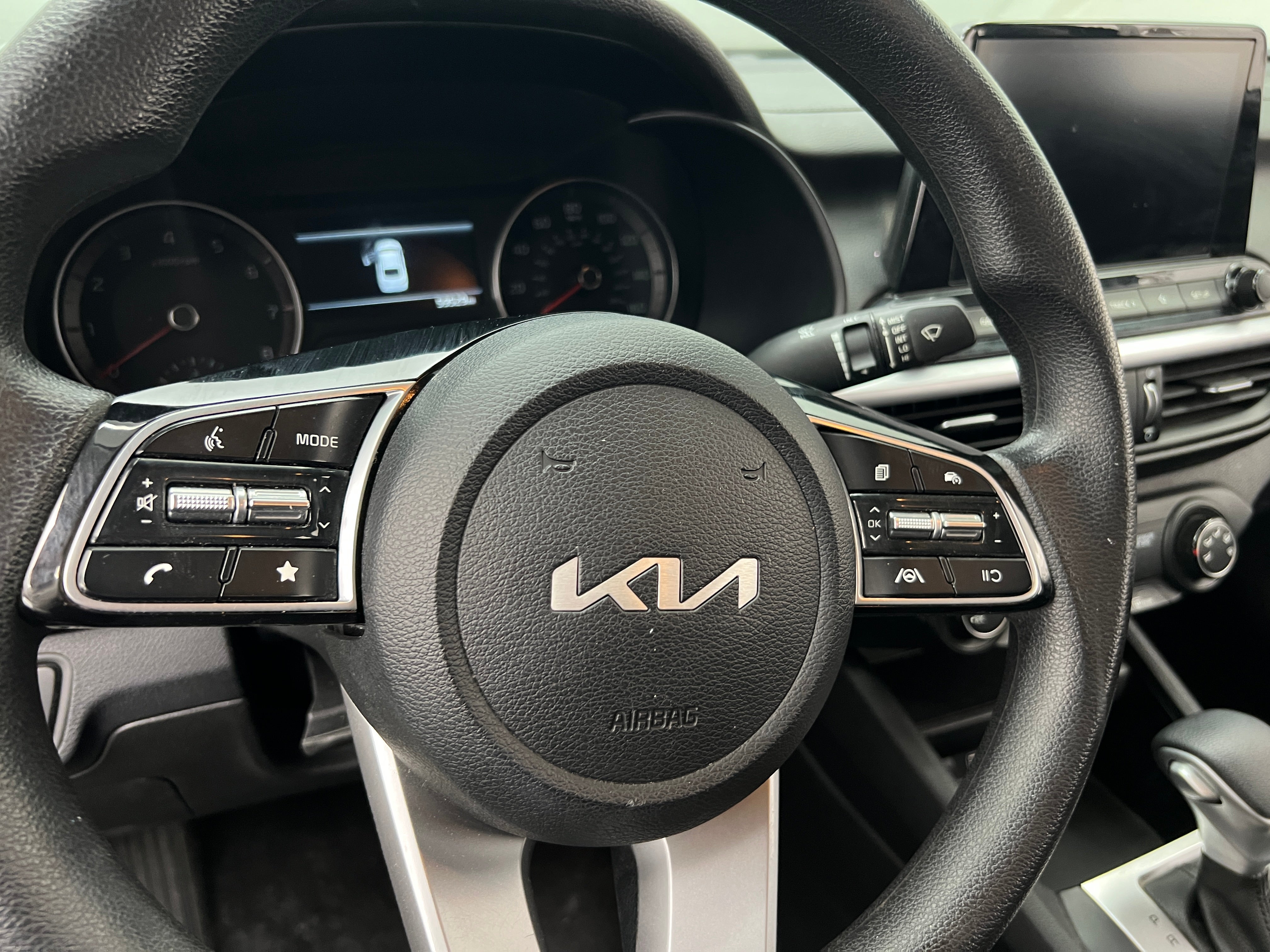 2022 Kia Forte LXS 5