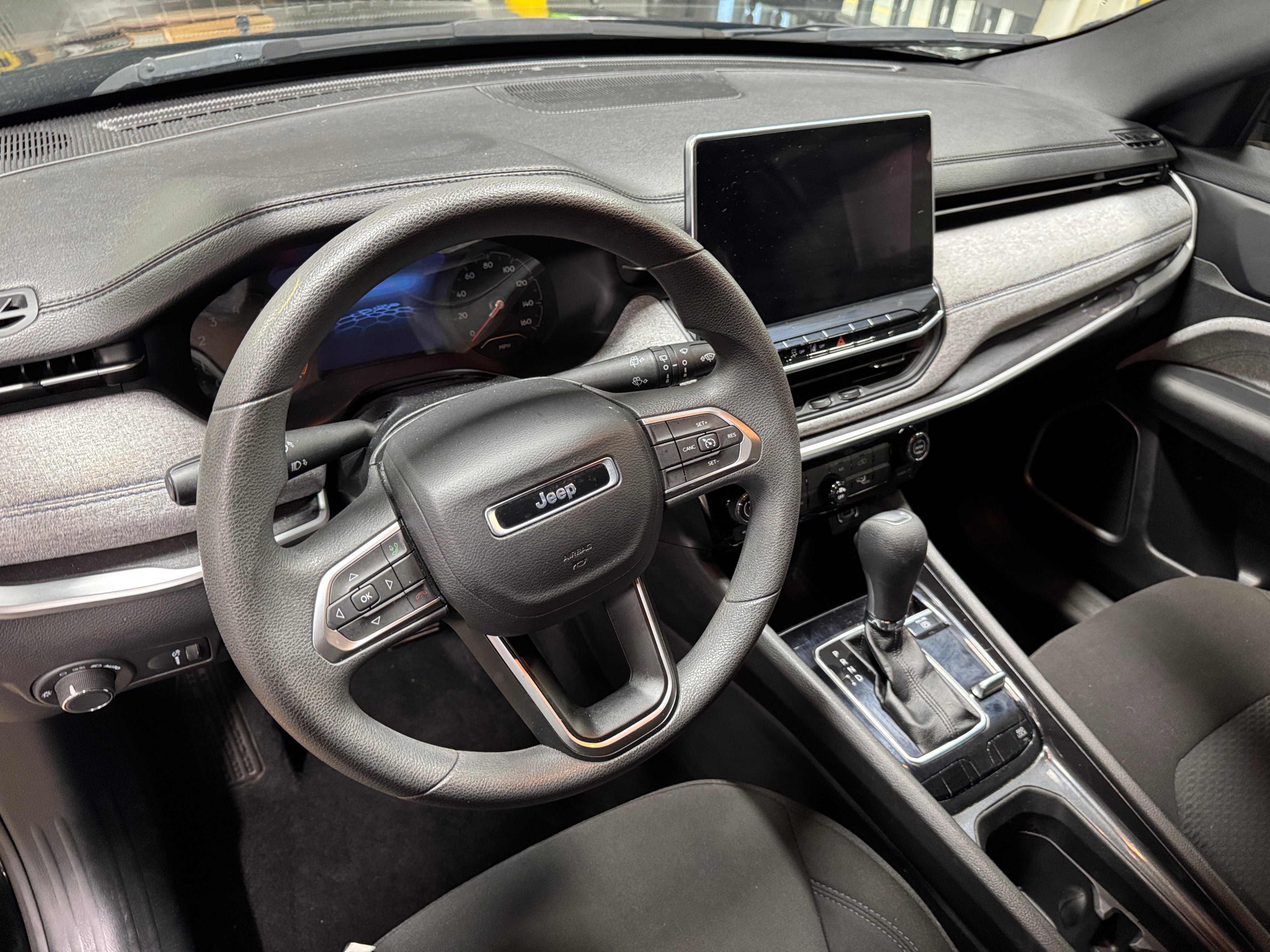 2023 Jeep Compass Base 3