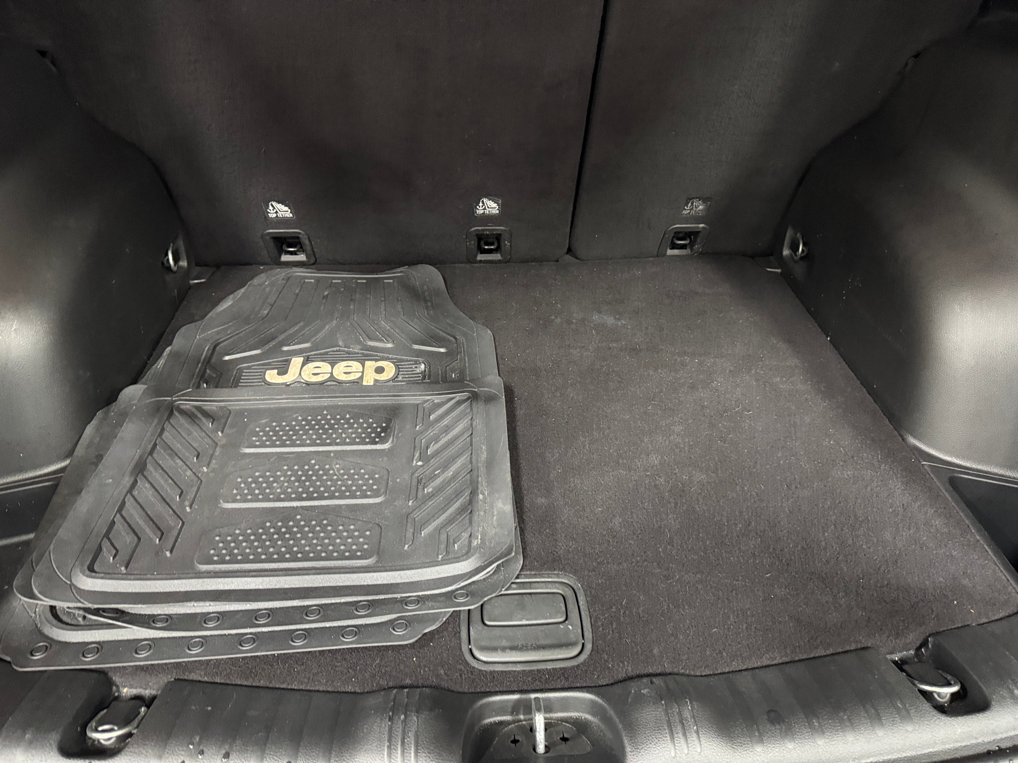 2023 Jeep Compass Base 7