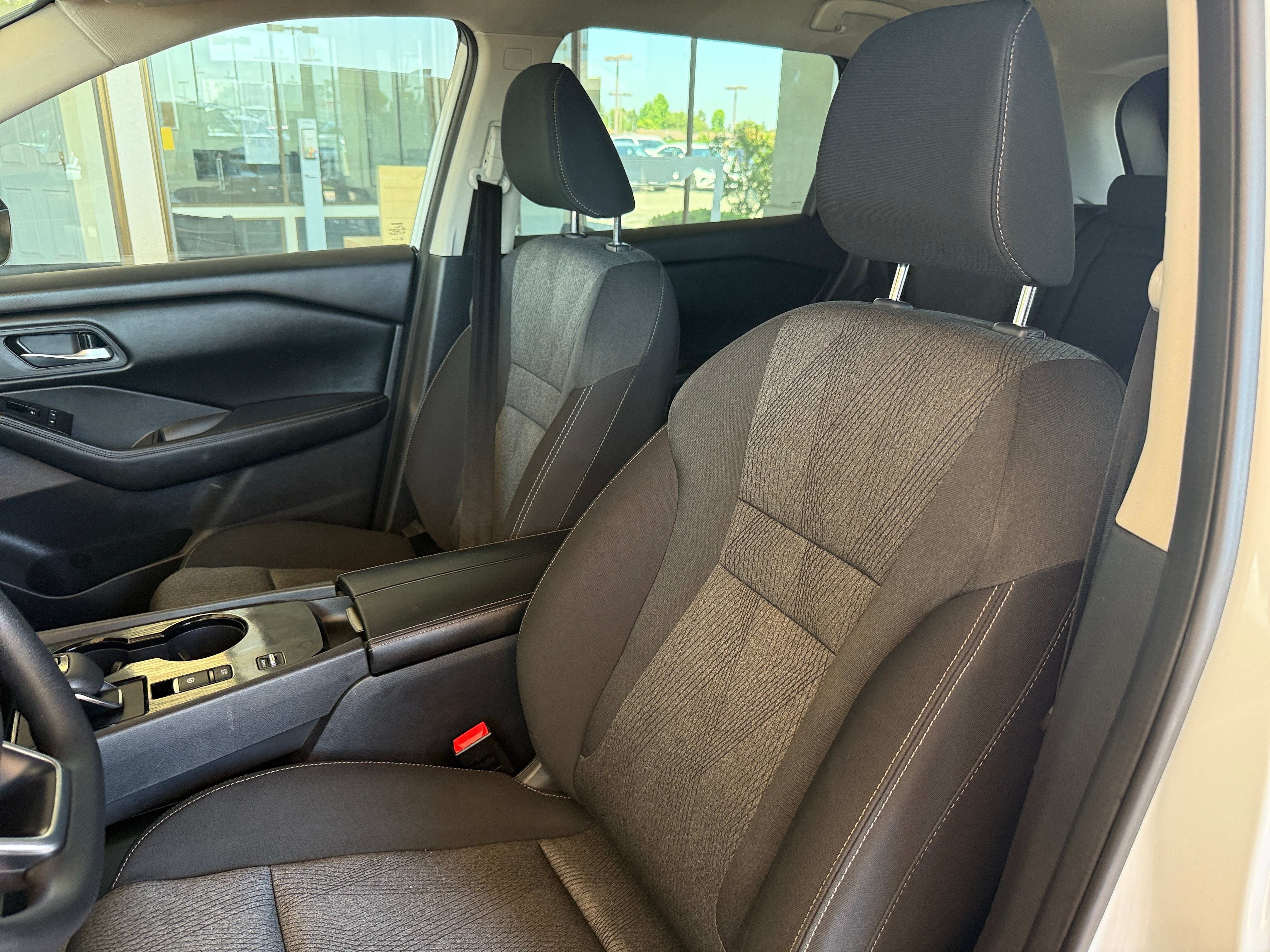 2024 Nissan Rogue SV 2