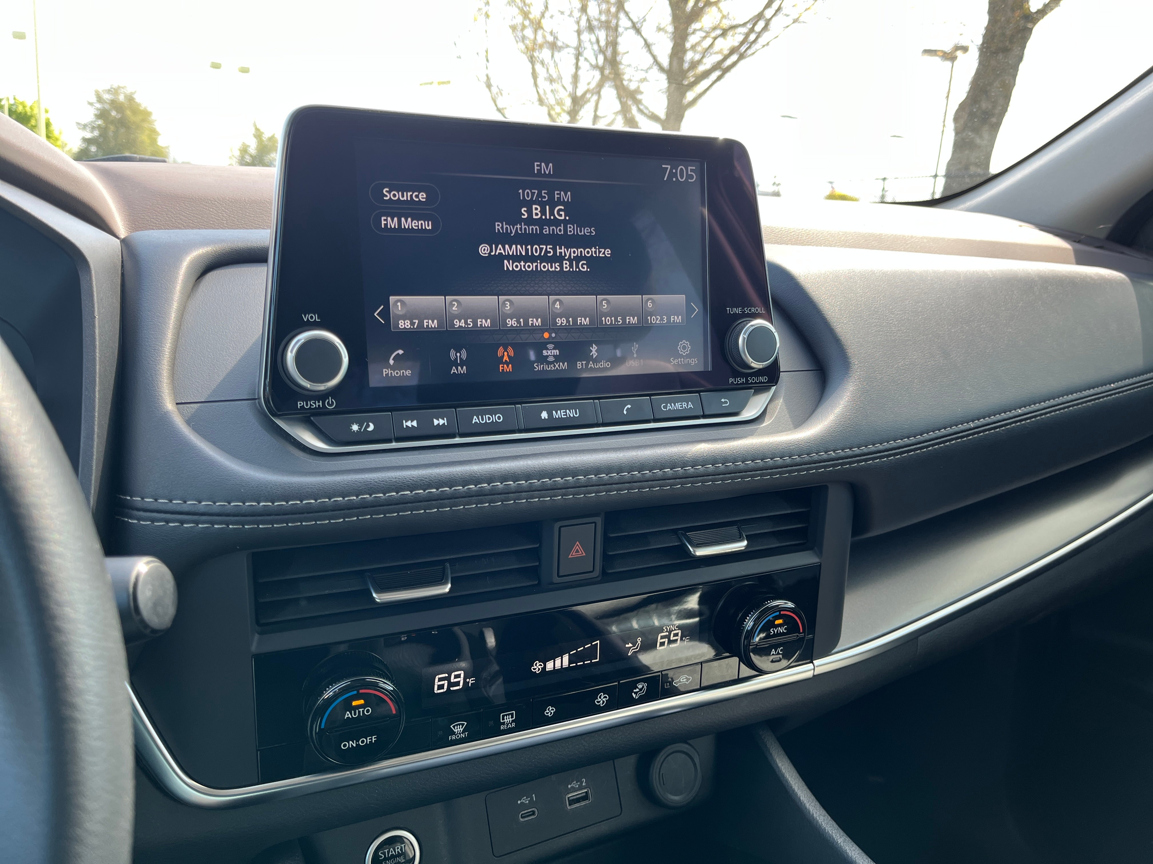 2023 Nissan Rogue SV 4
