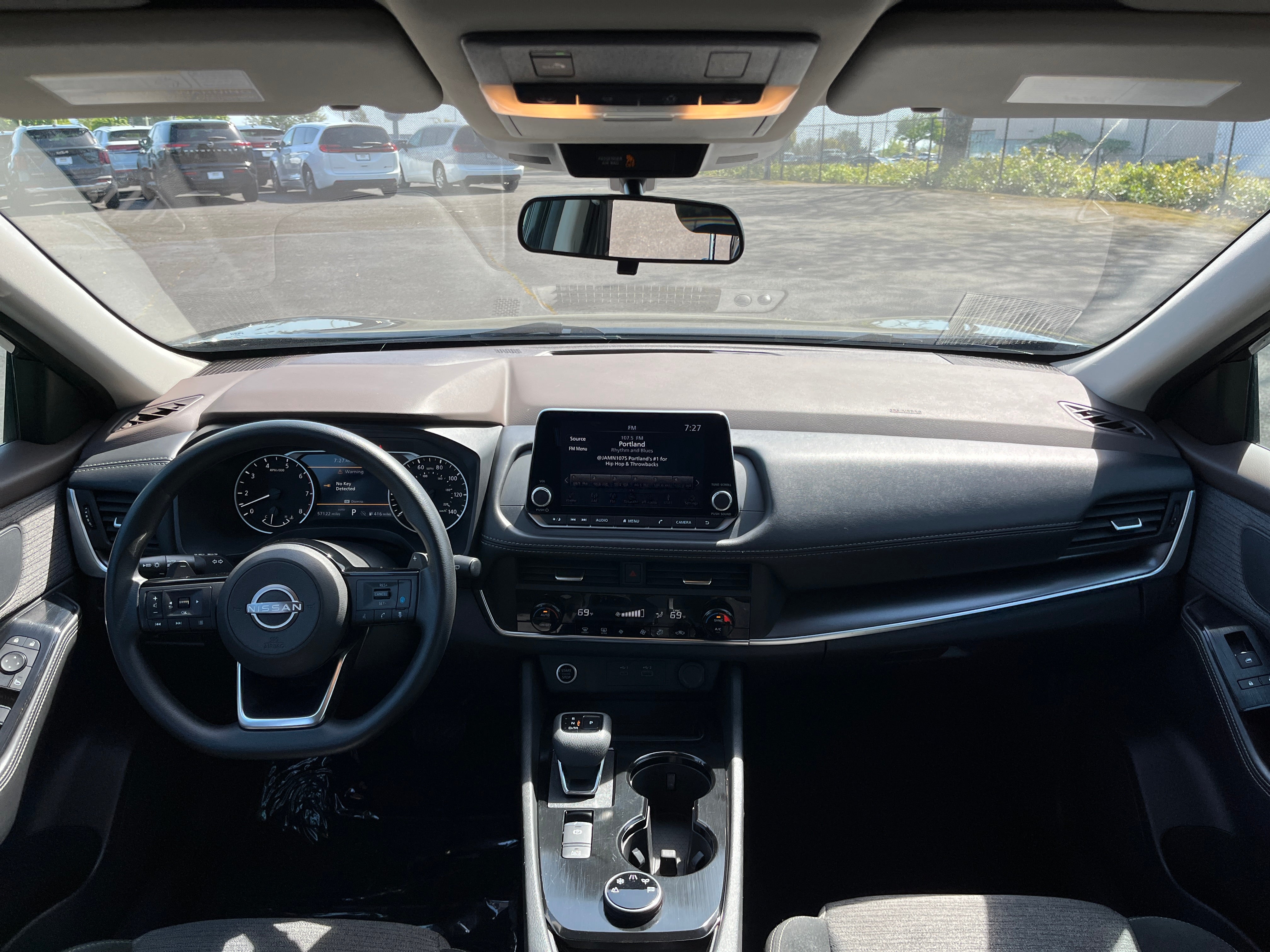 2023 Nissan Rogue SV 3