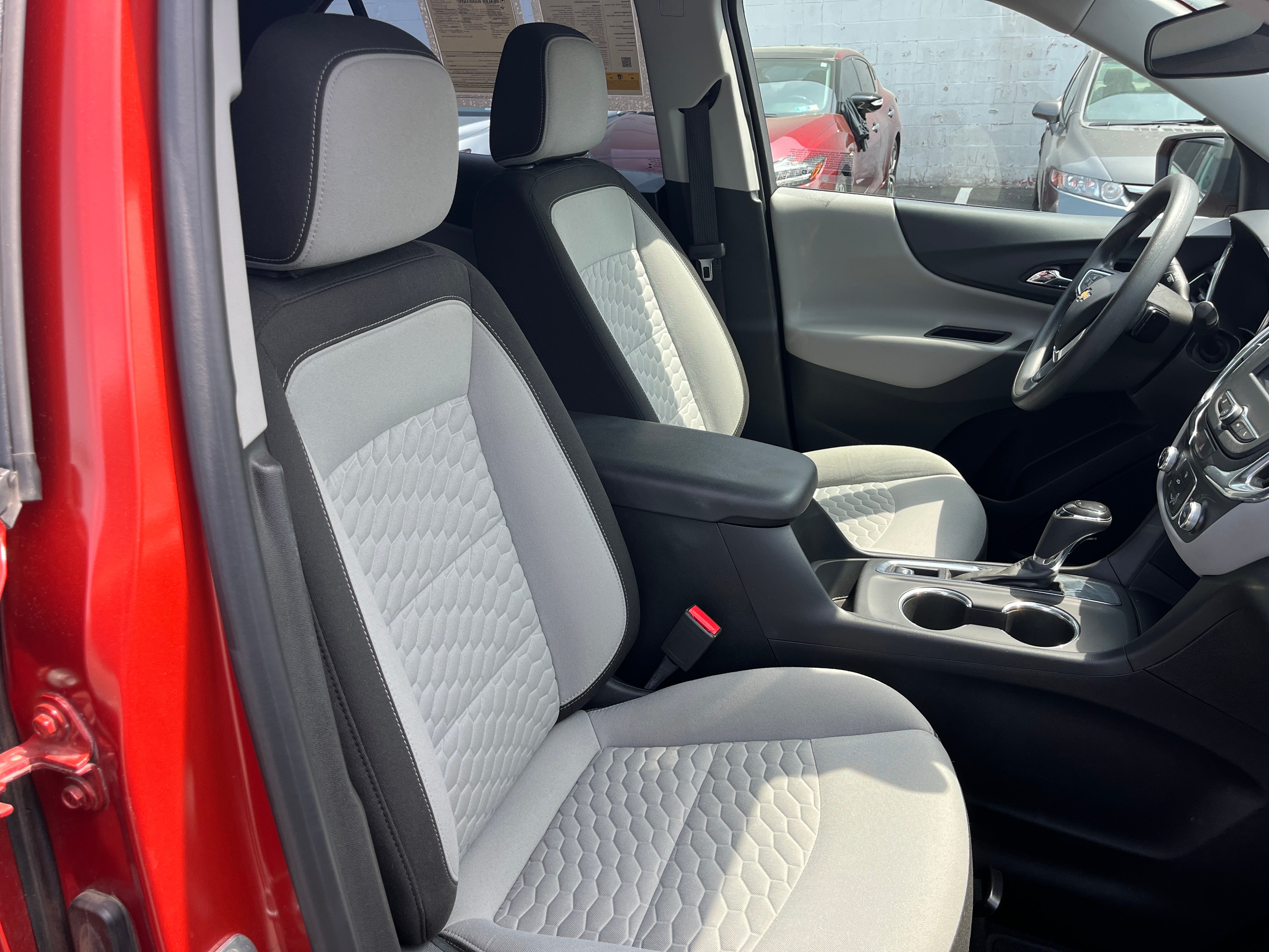 2020 Chevrolet Equinox LS 2