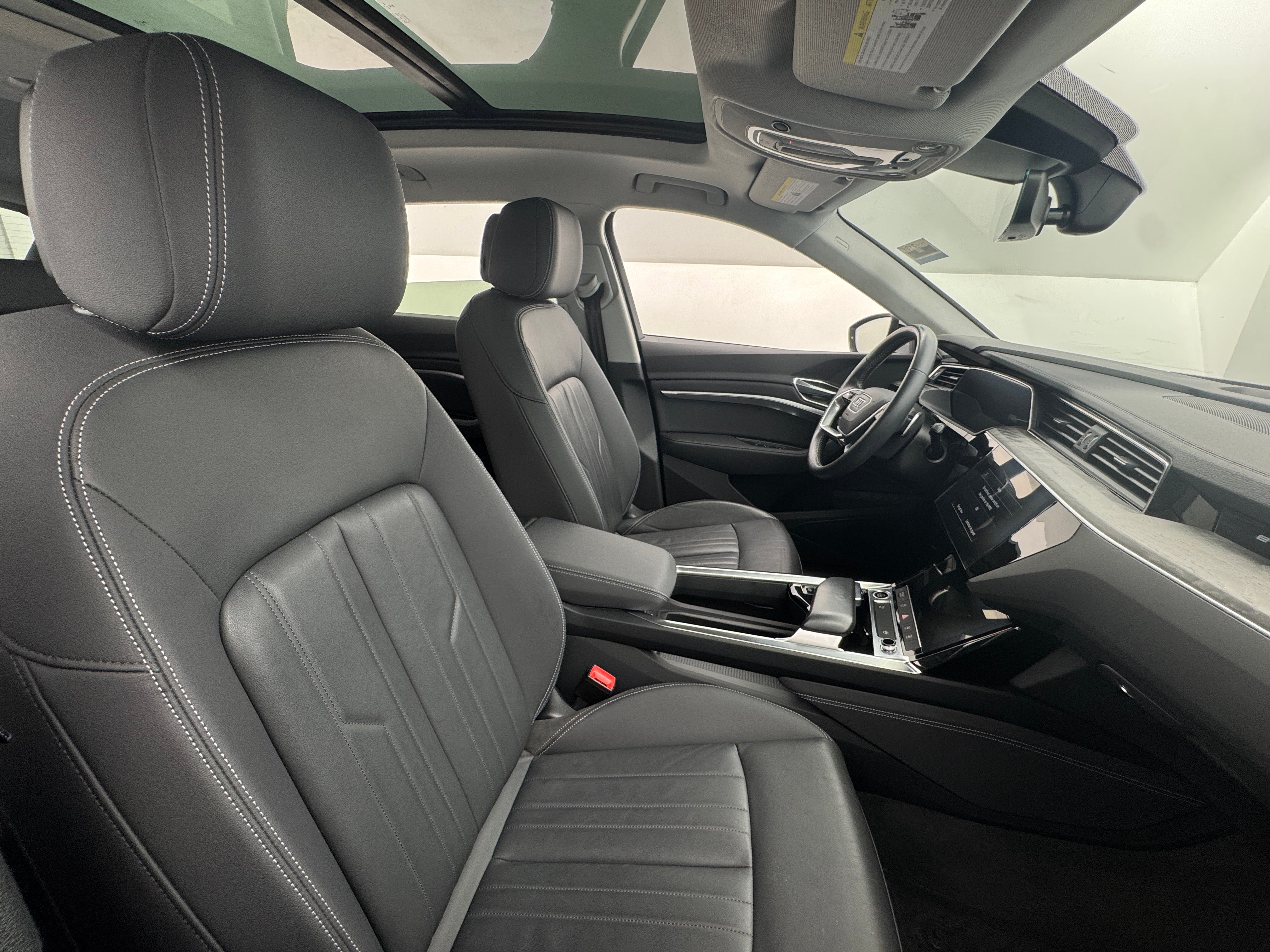 2021 Audi e-tron Premium 2