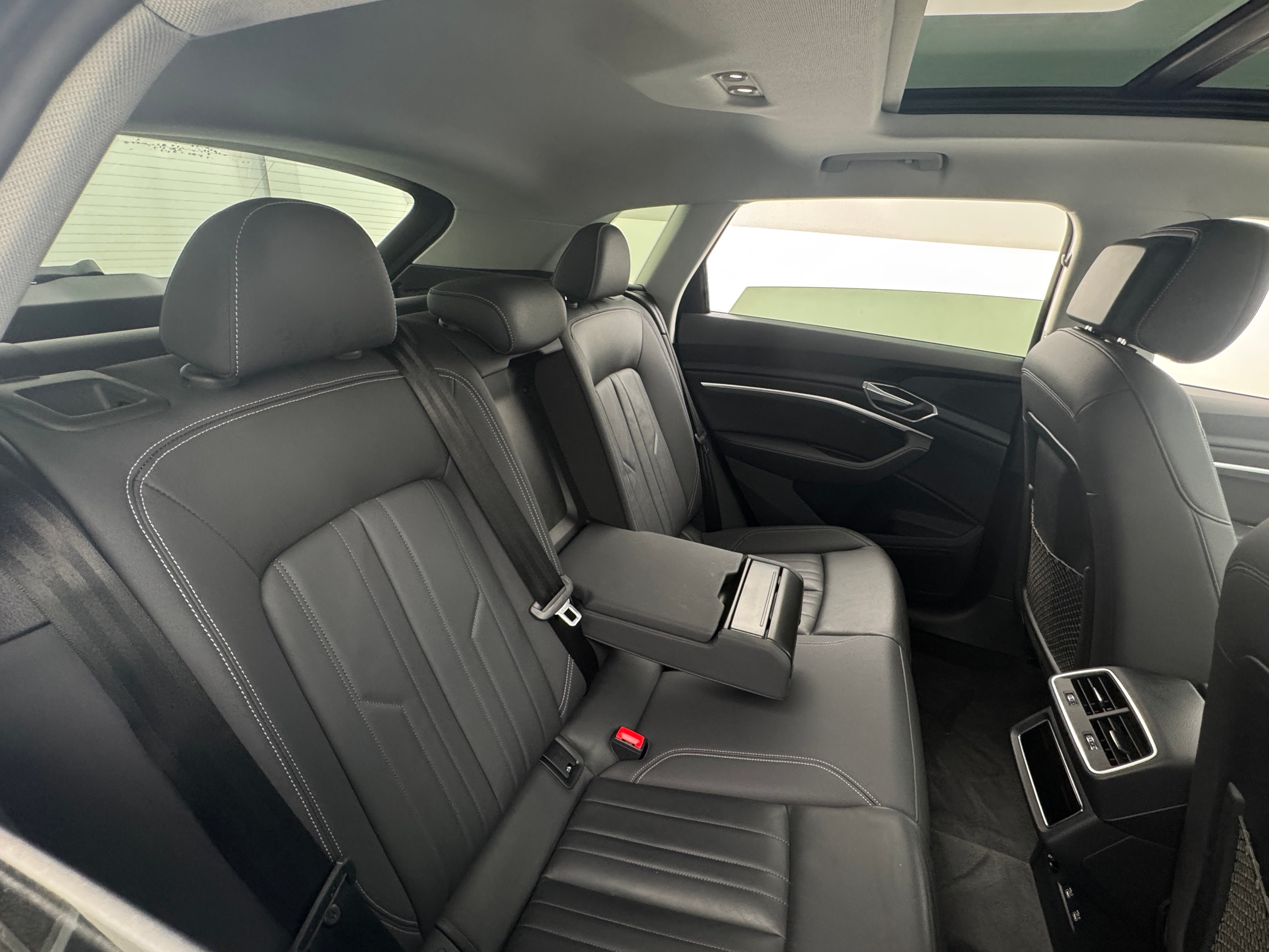 2021 Audi e-tron Premium 6