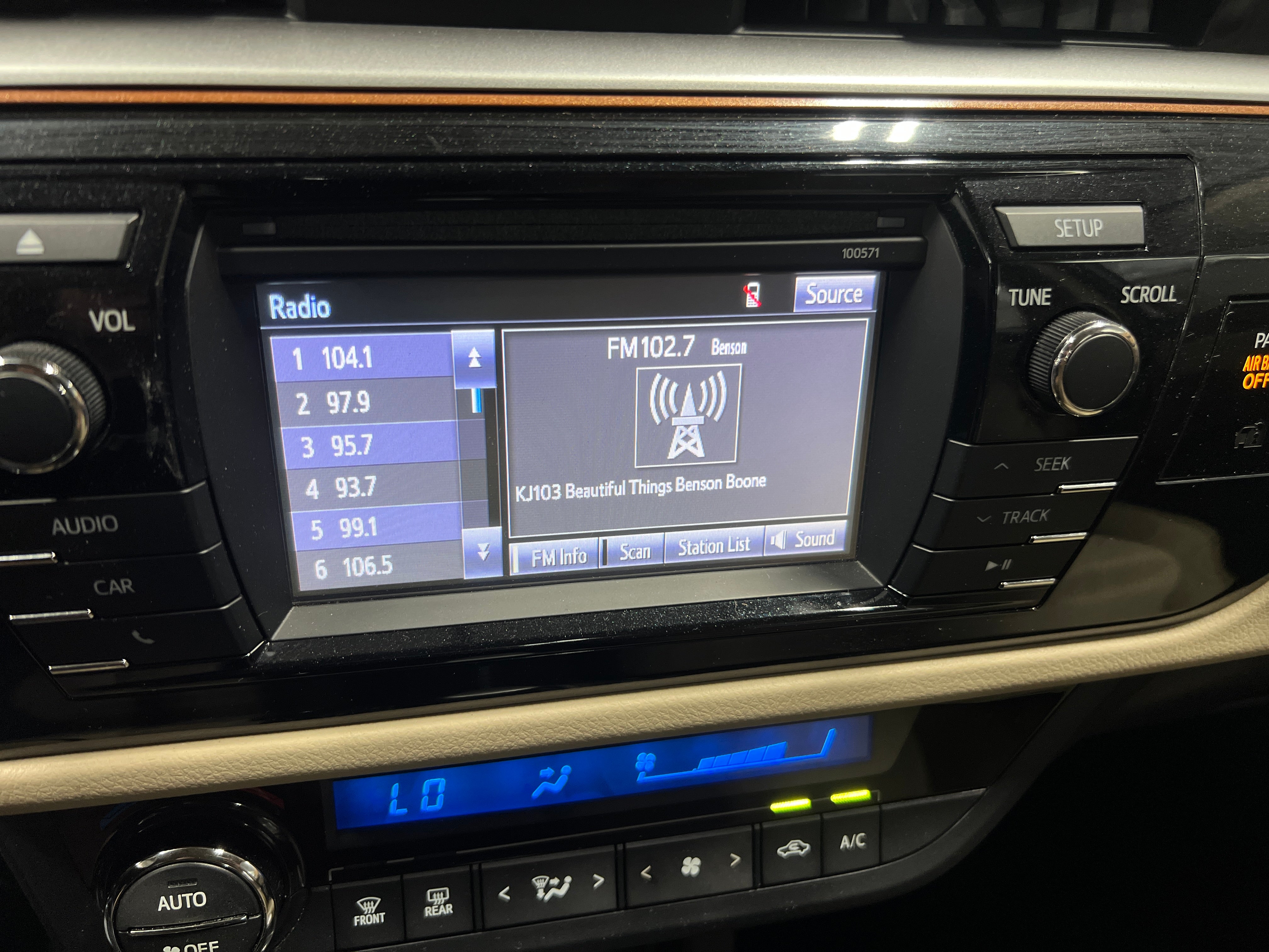 2016 Toyota Corolla LE 4