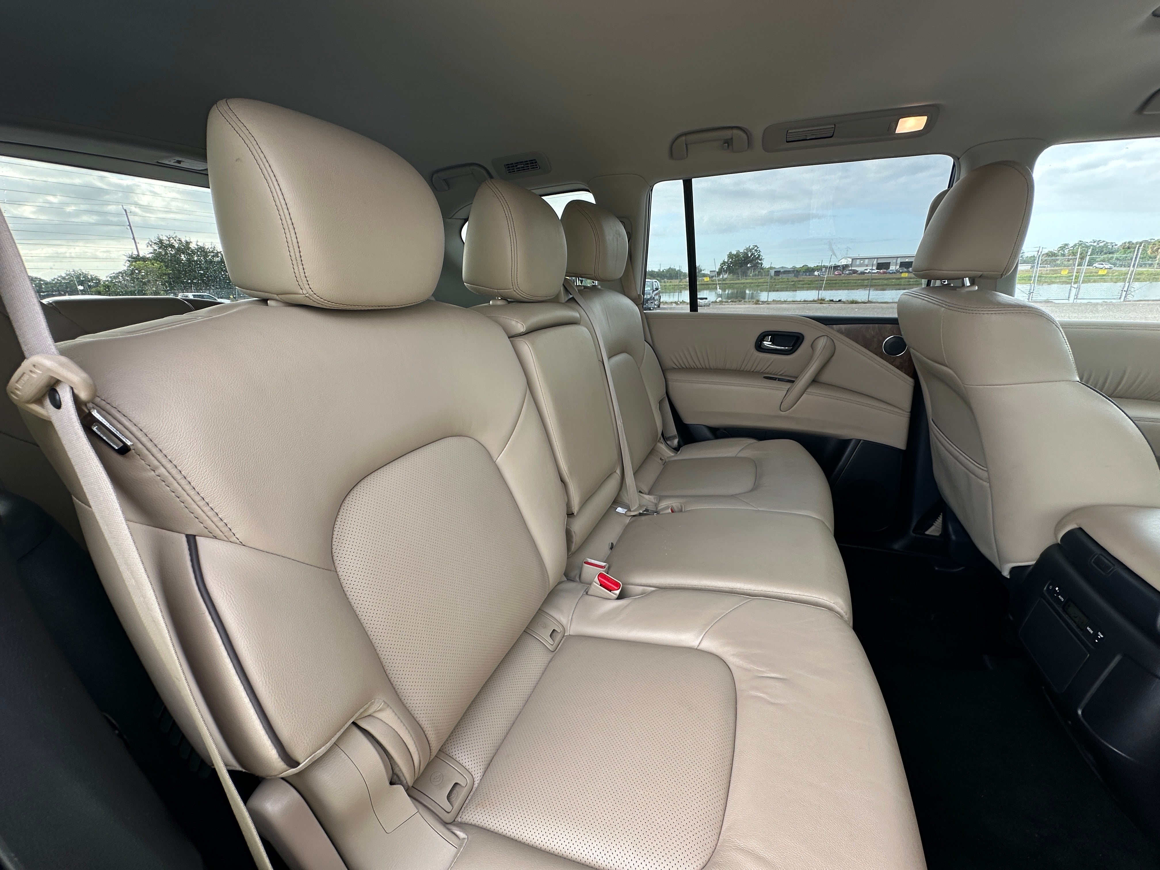 2024 Nissan Armada SL 5