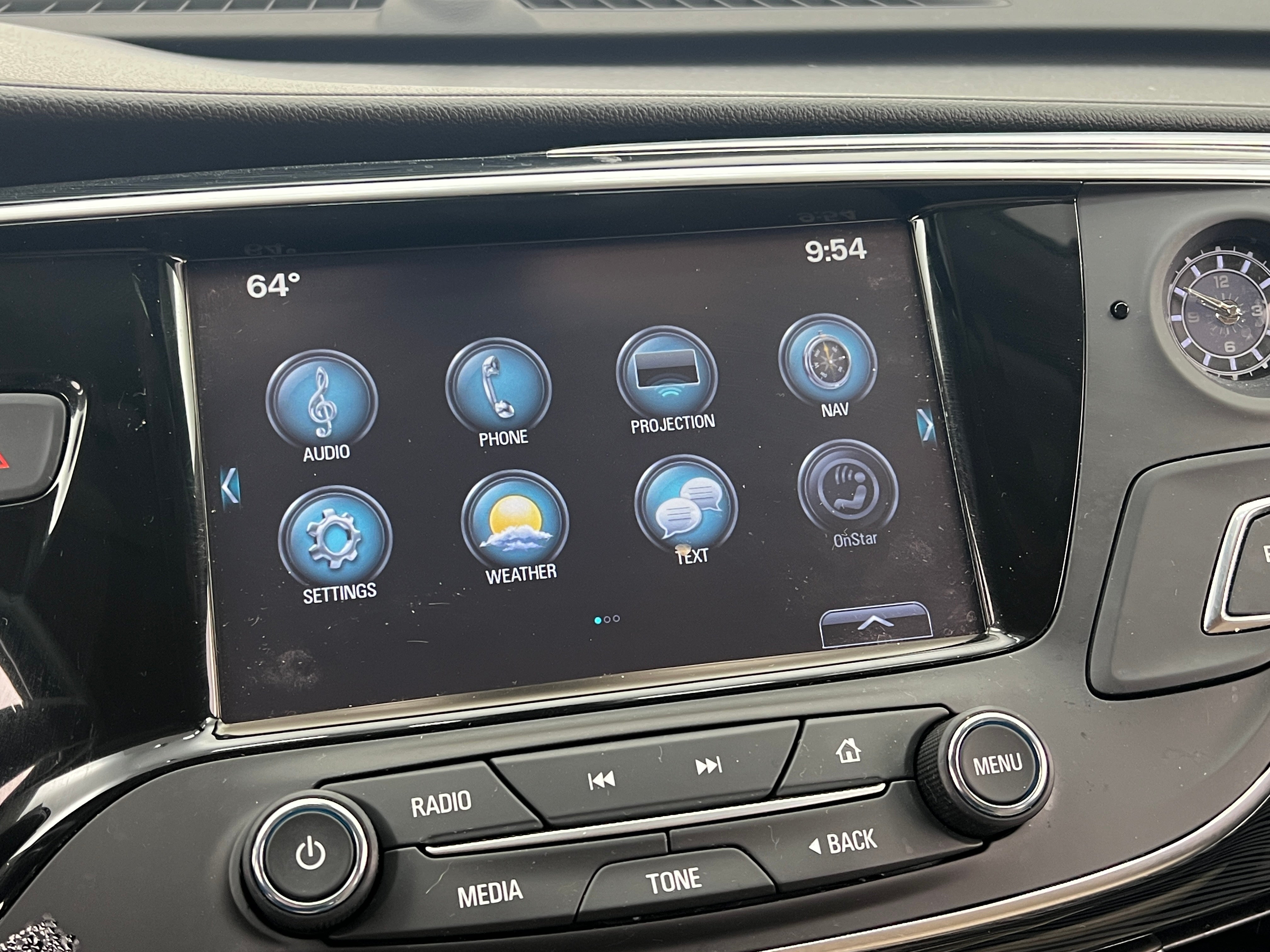 2018 Buick Envision Essence 3