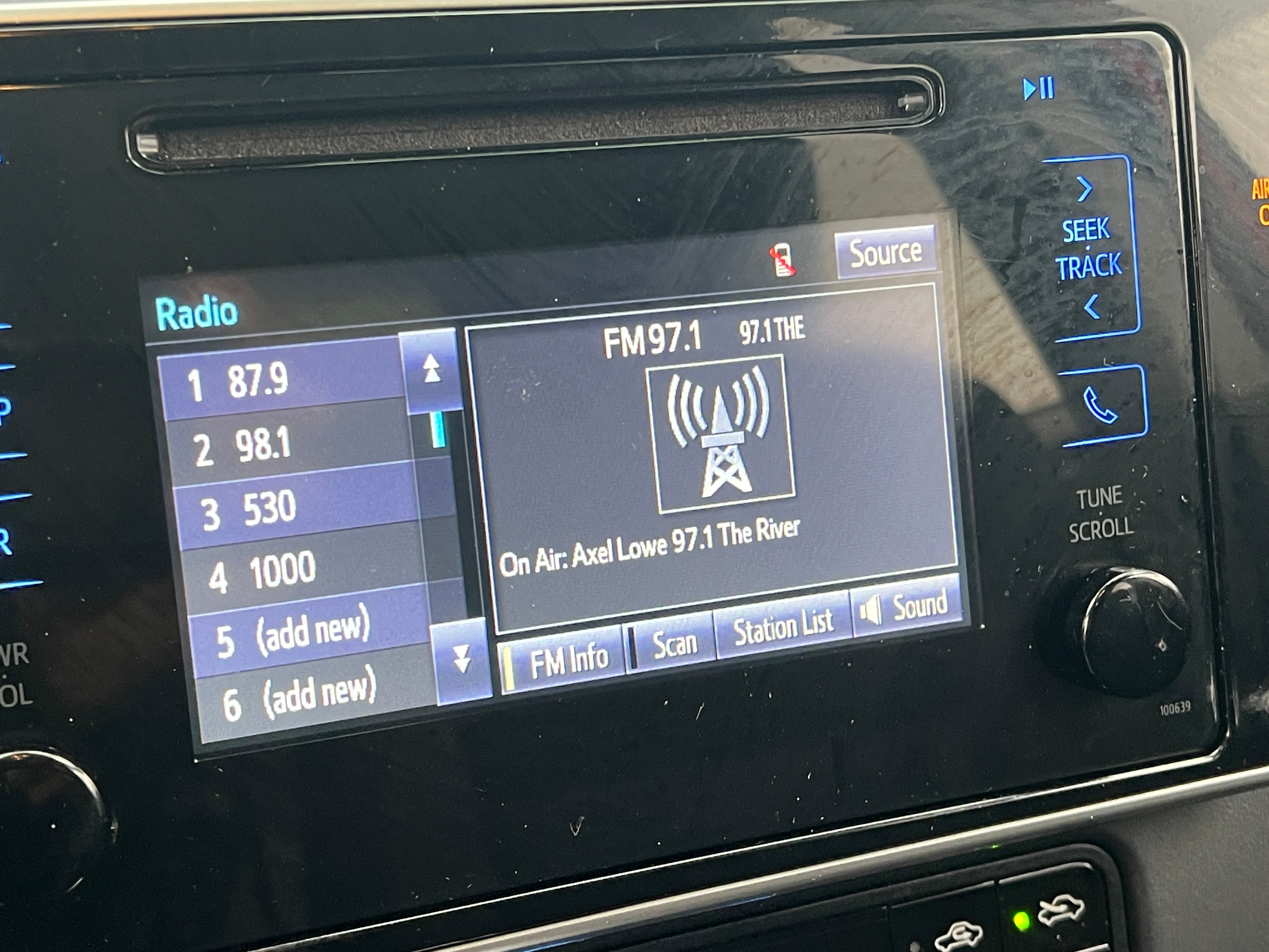 2017 Toyota Corolla LE 4