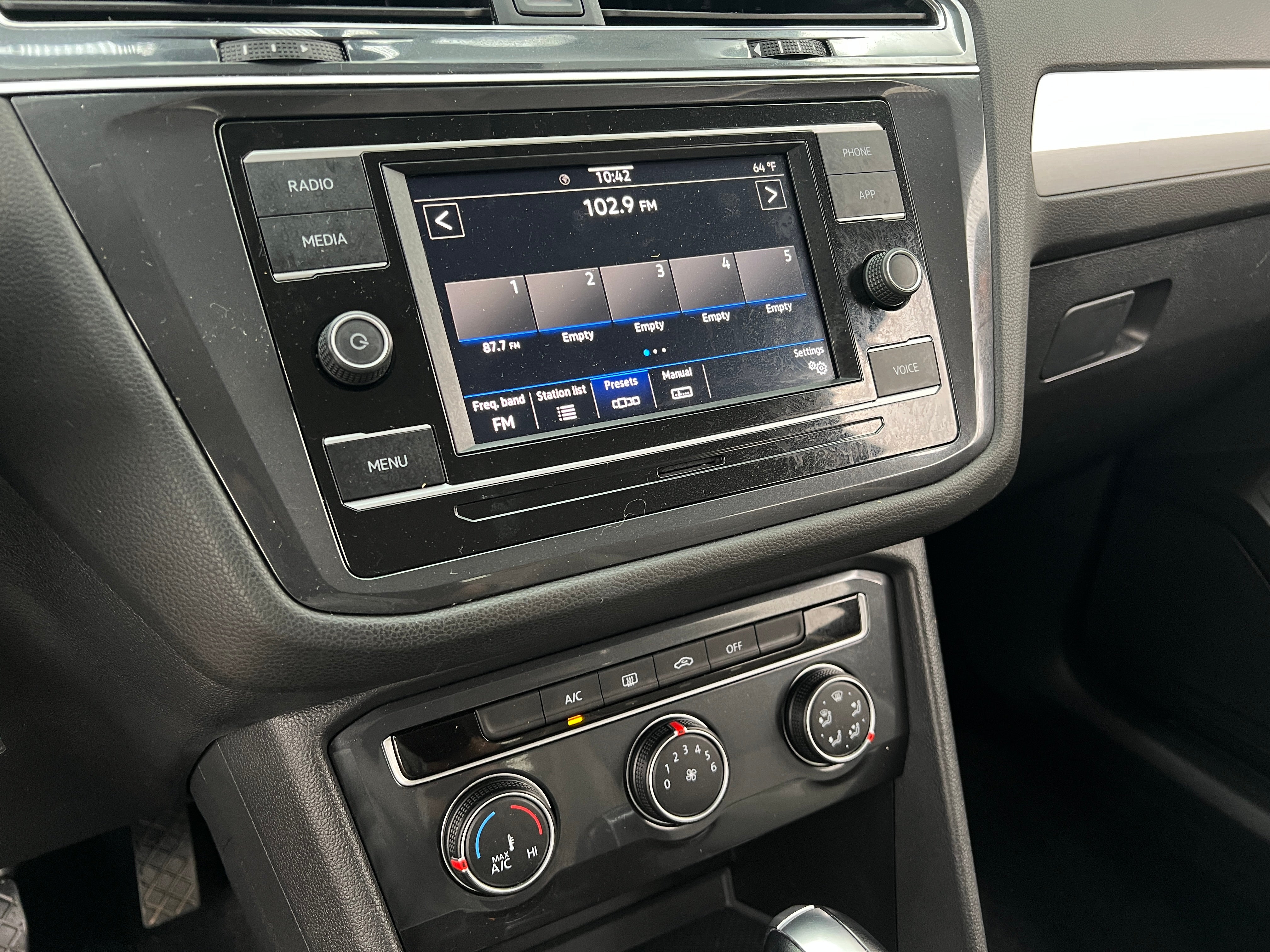 2020 Volkswagen Tiguan S 4