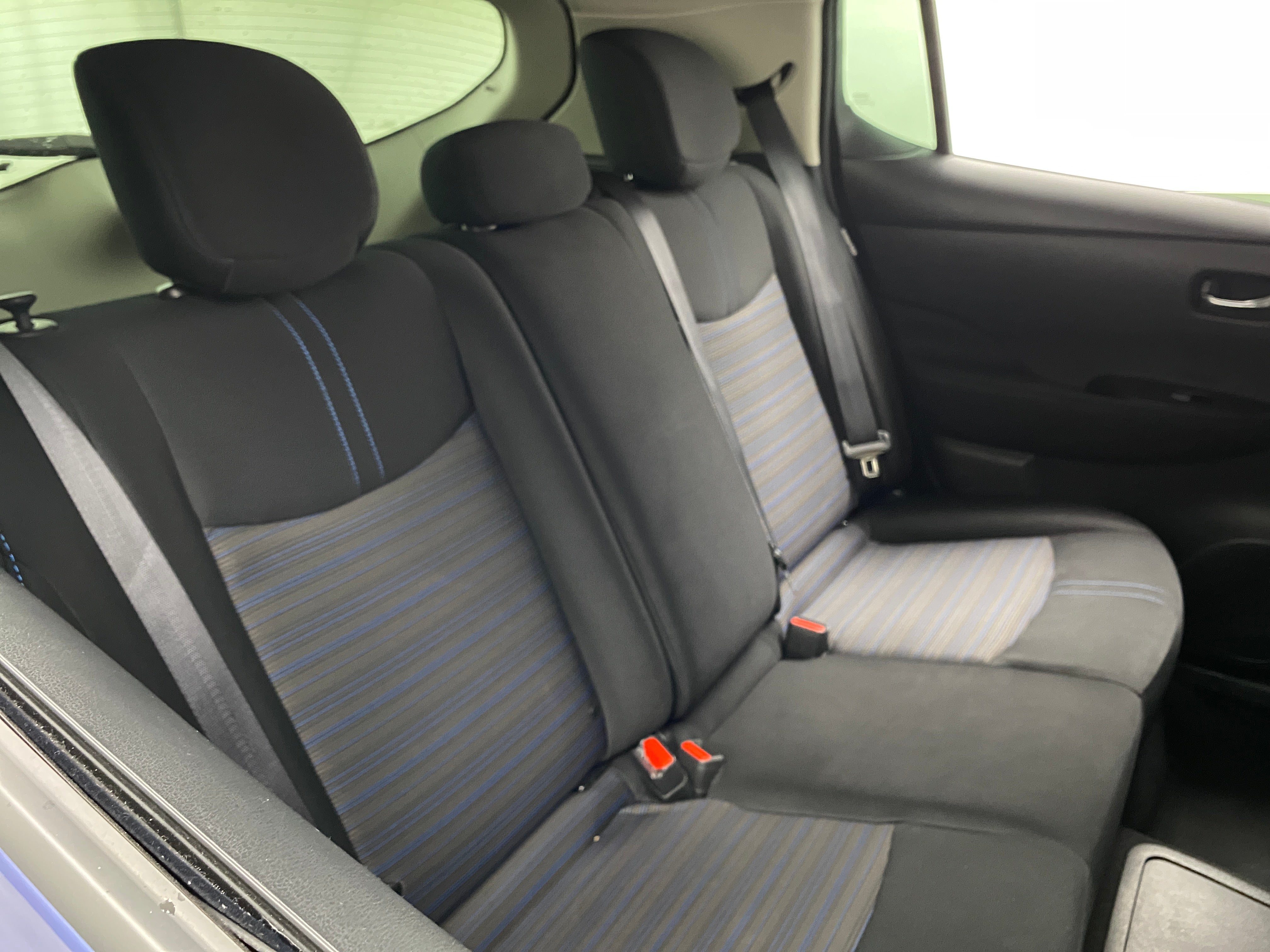 2022 Nissan Leaf SV 6