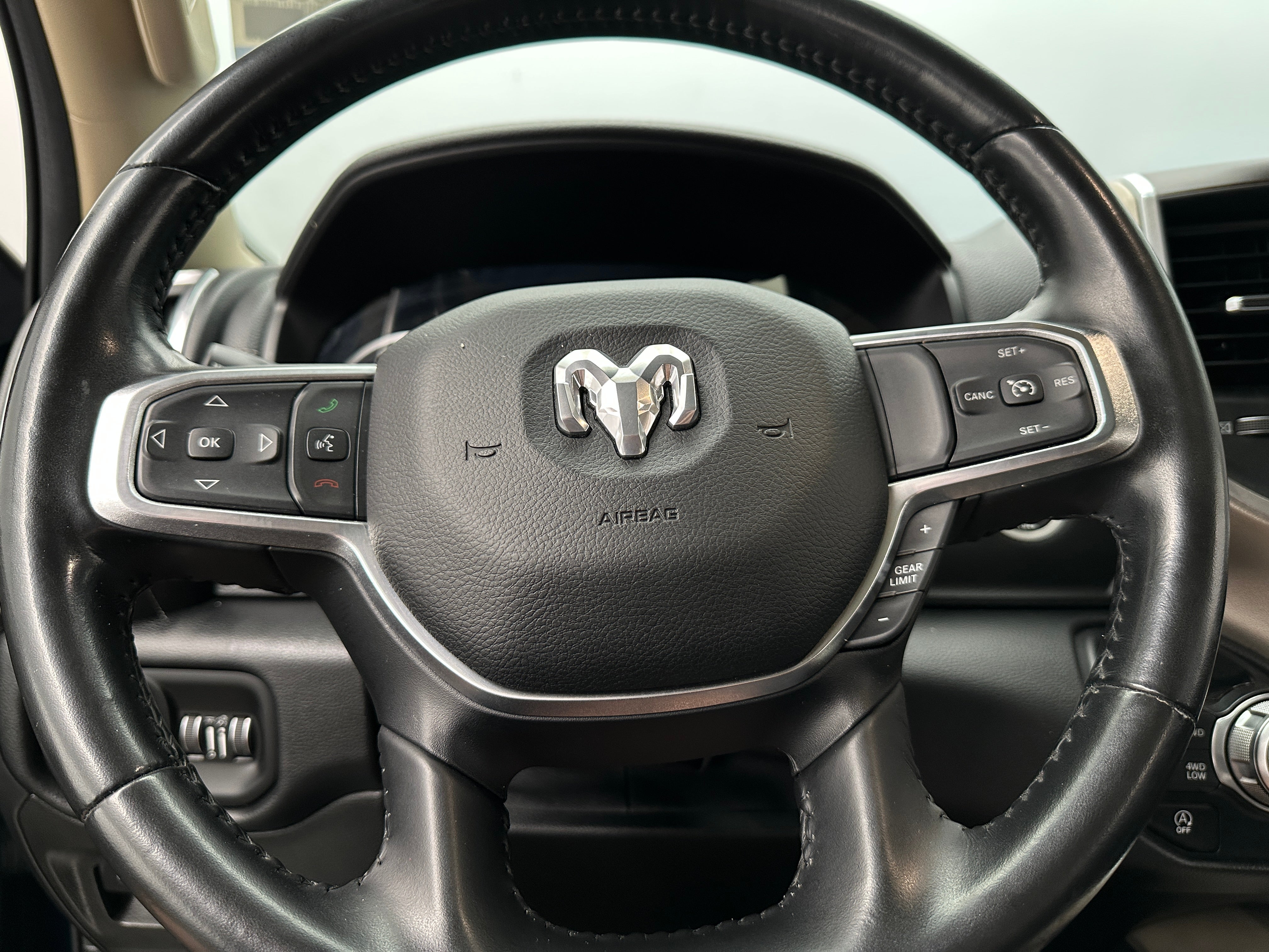 2021 RAM 1500 Laramie 4