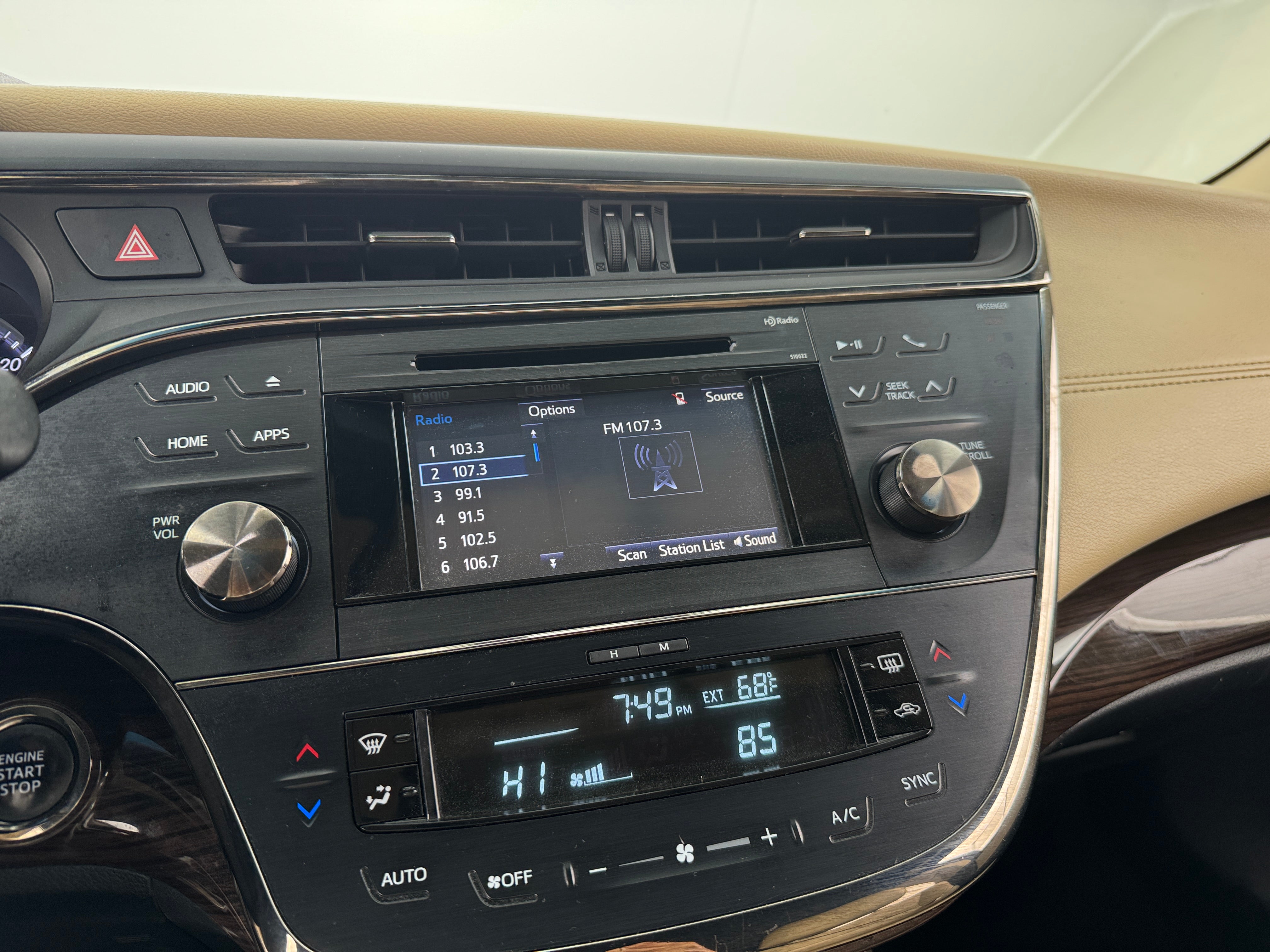2015 Toyota Avalon XLE 3