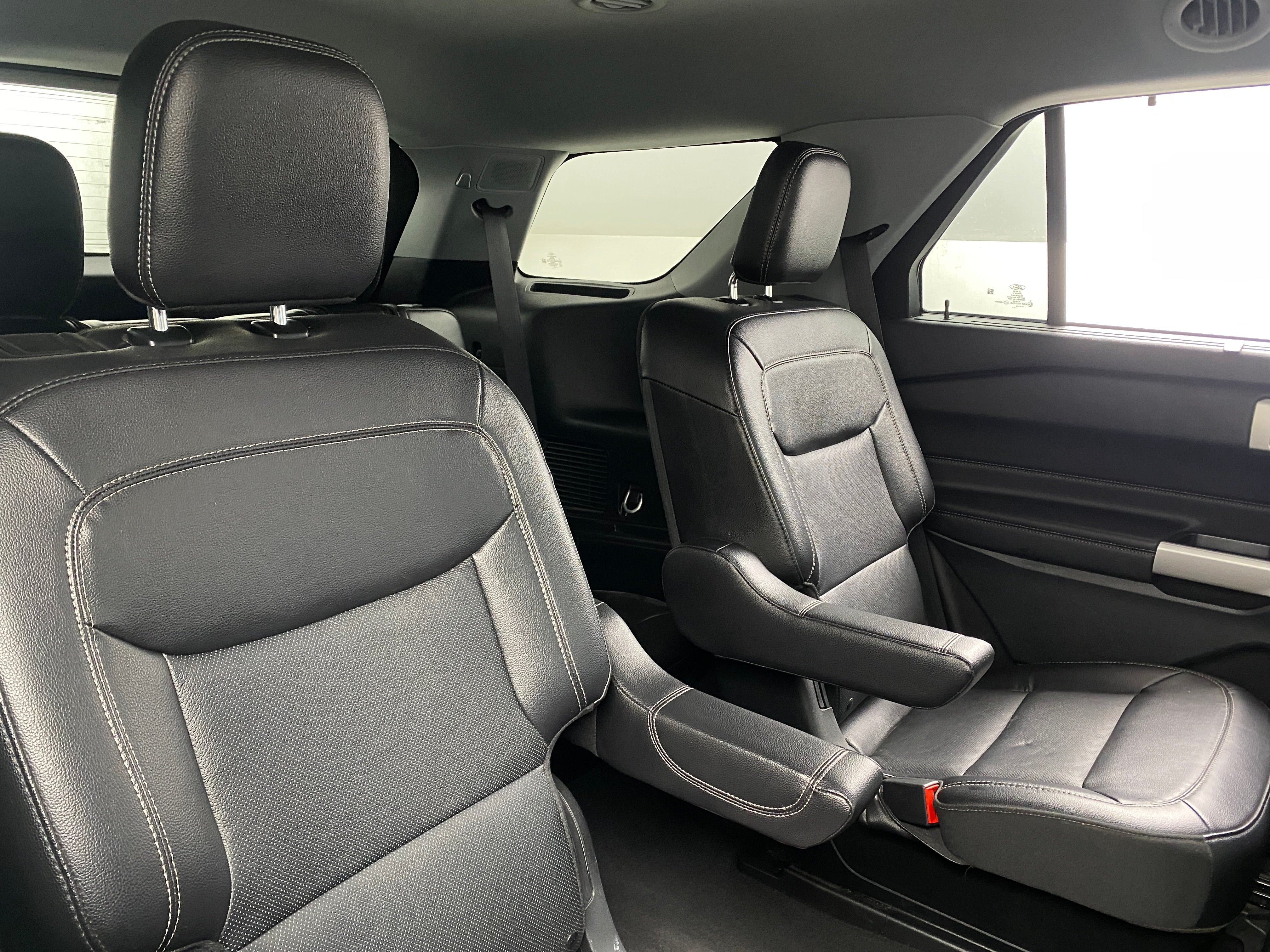 2023 Ford Explorer Limited 5