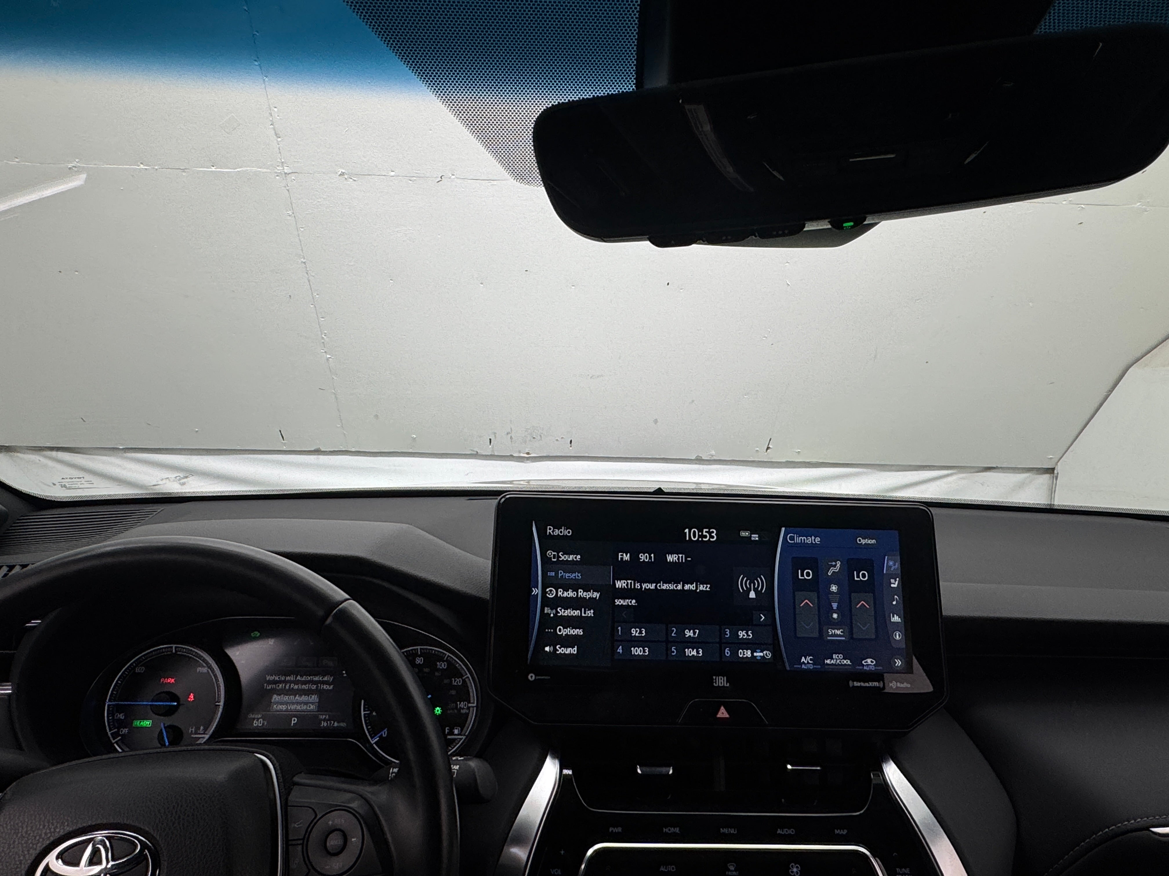 2022 Toyota Venza XLE 2