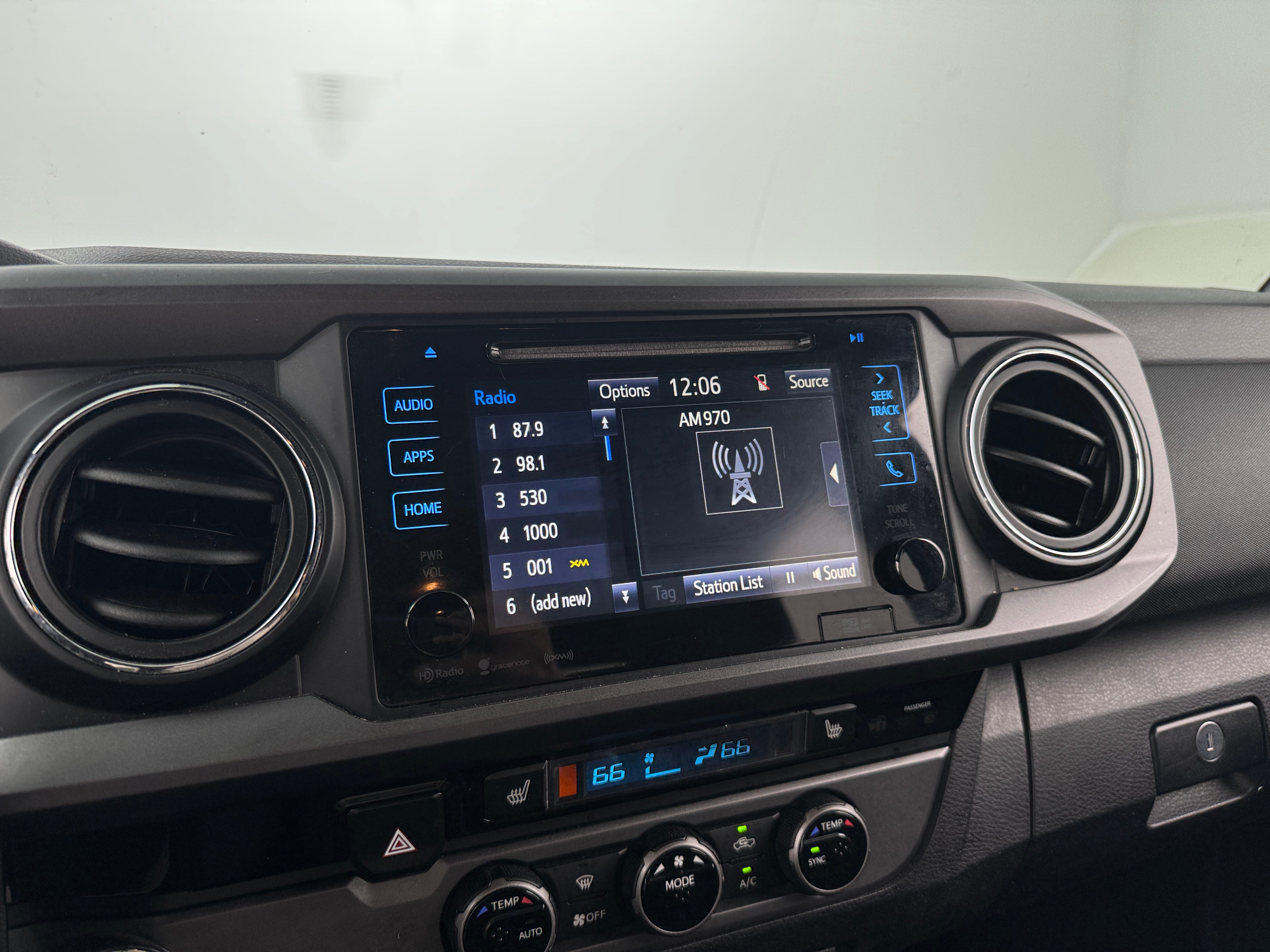 2017 Toyota Tacoma TRD Sport 4