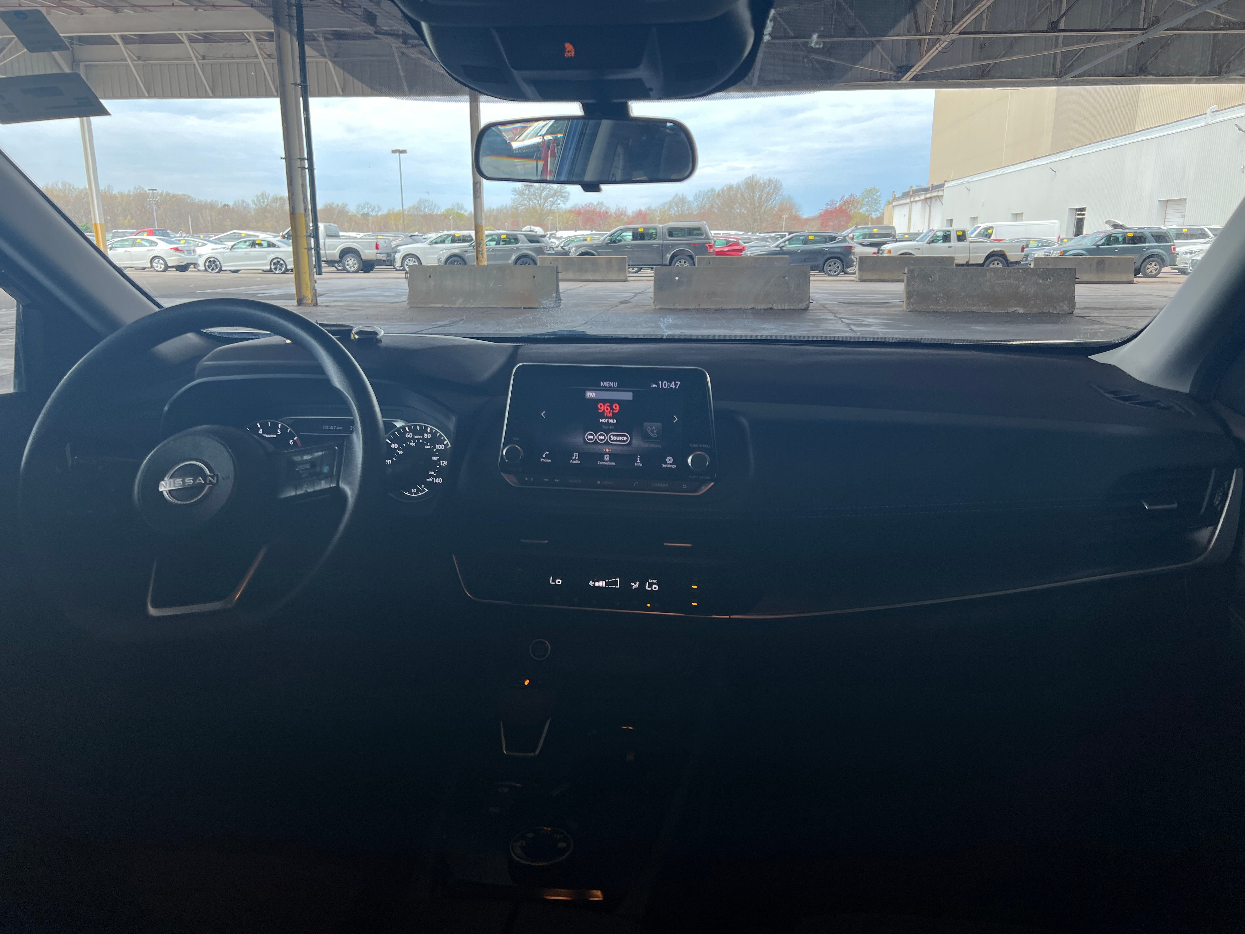 2023 Nissan Rogue SV 3