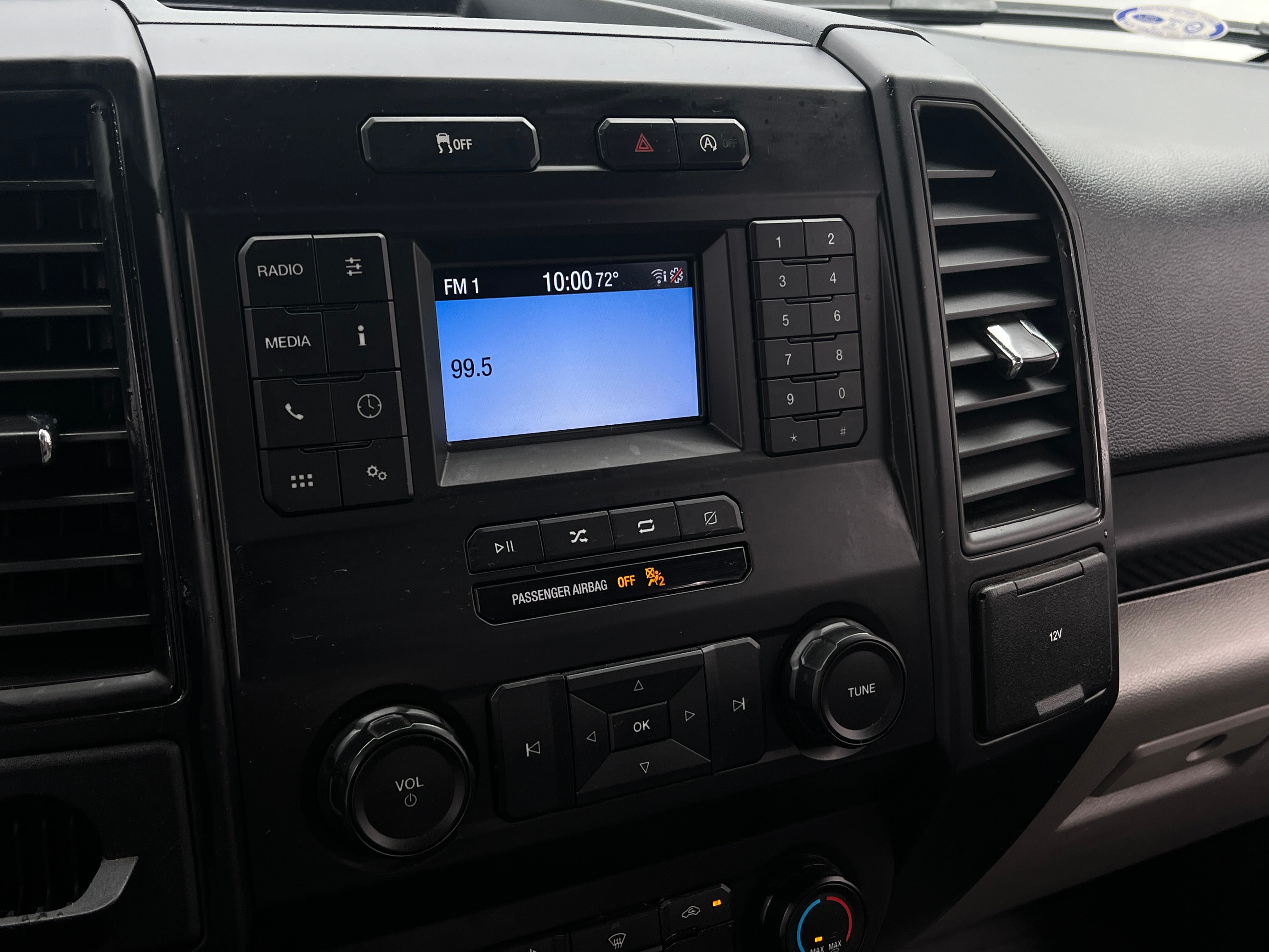 2019 Ford Econoline E-150 4