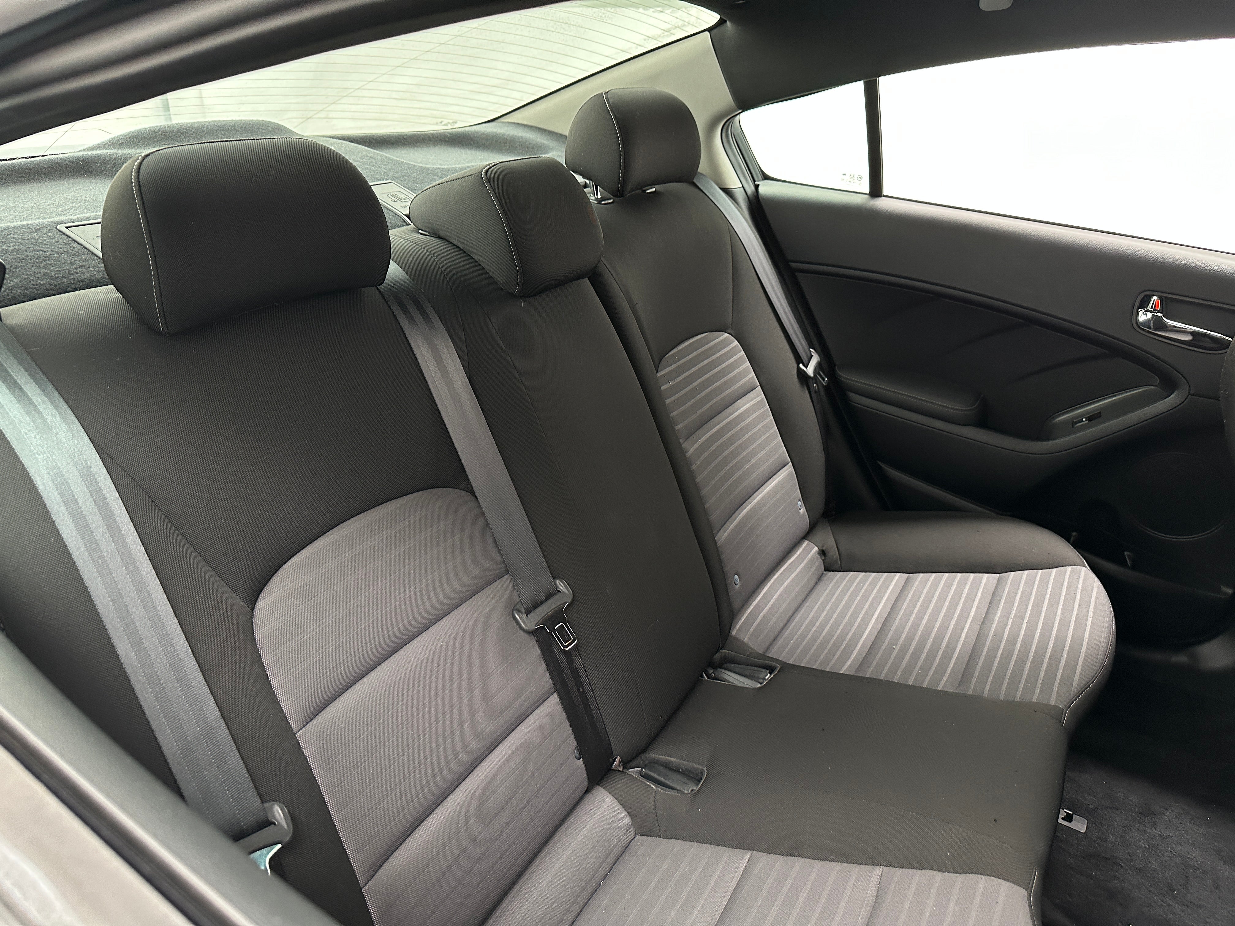 2017 Kia Forte S 6
