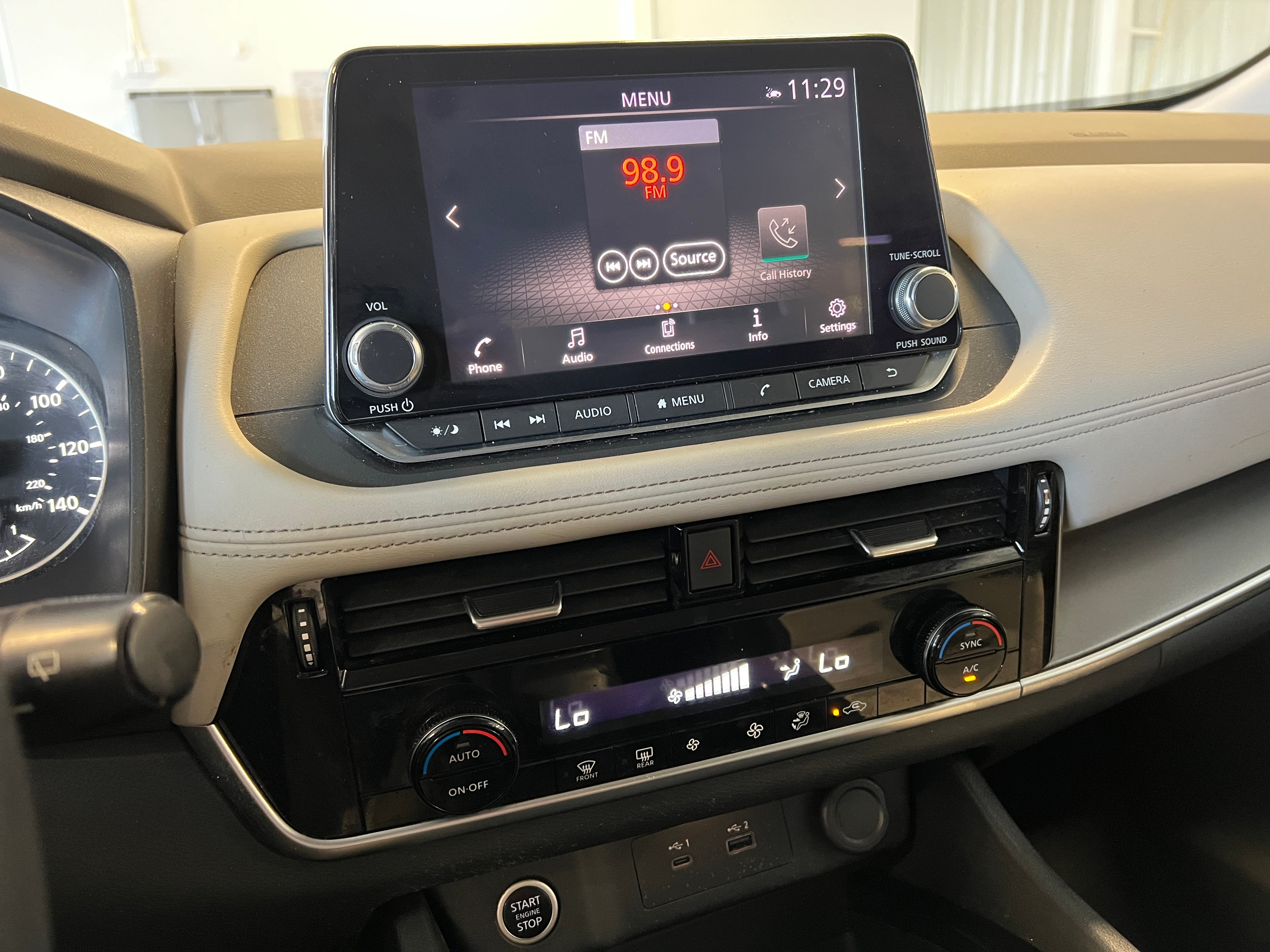 2021 Nissan Rogue SV 4