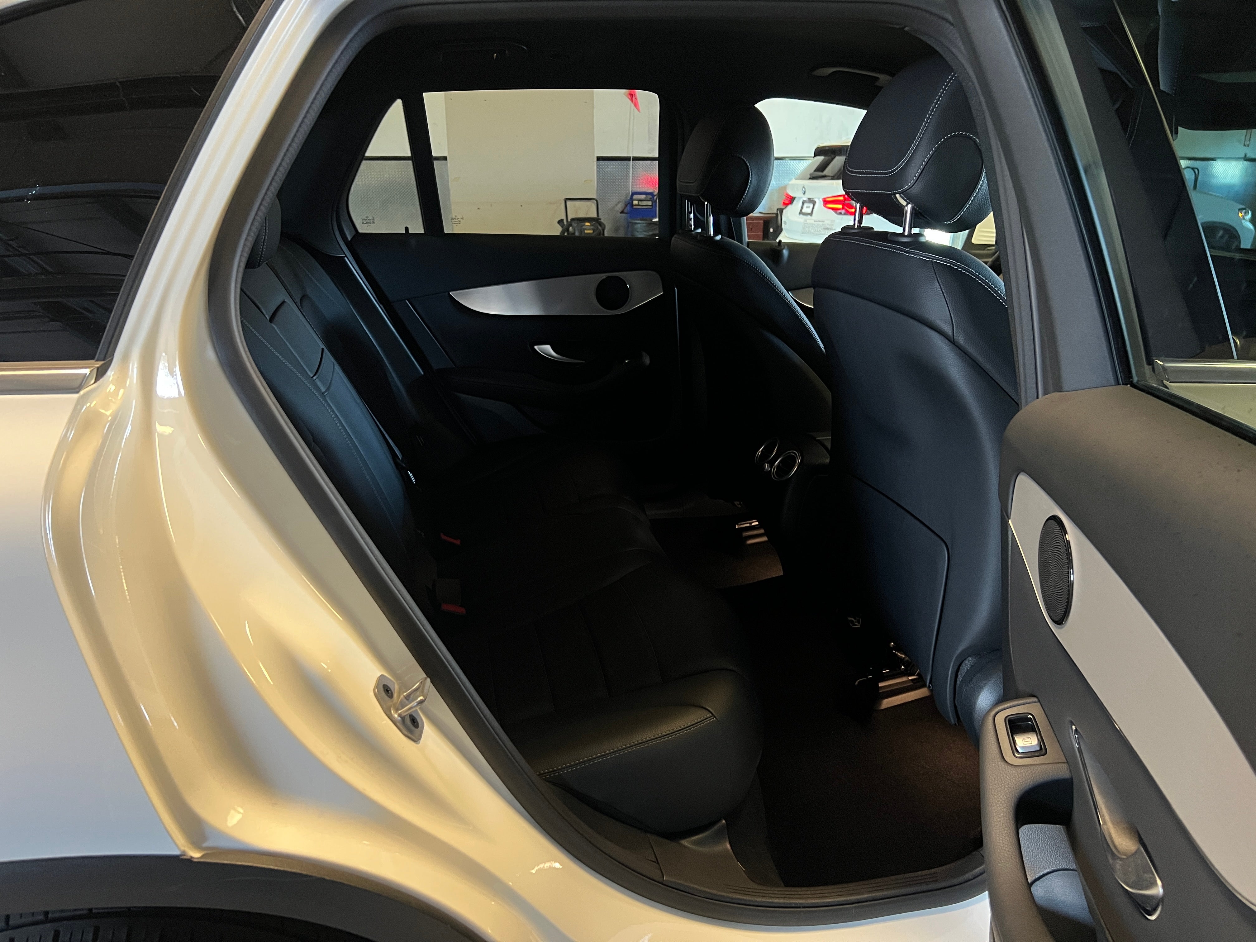 2022 Mercedes-Benz GLC 300 5