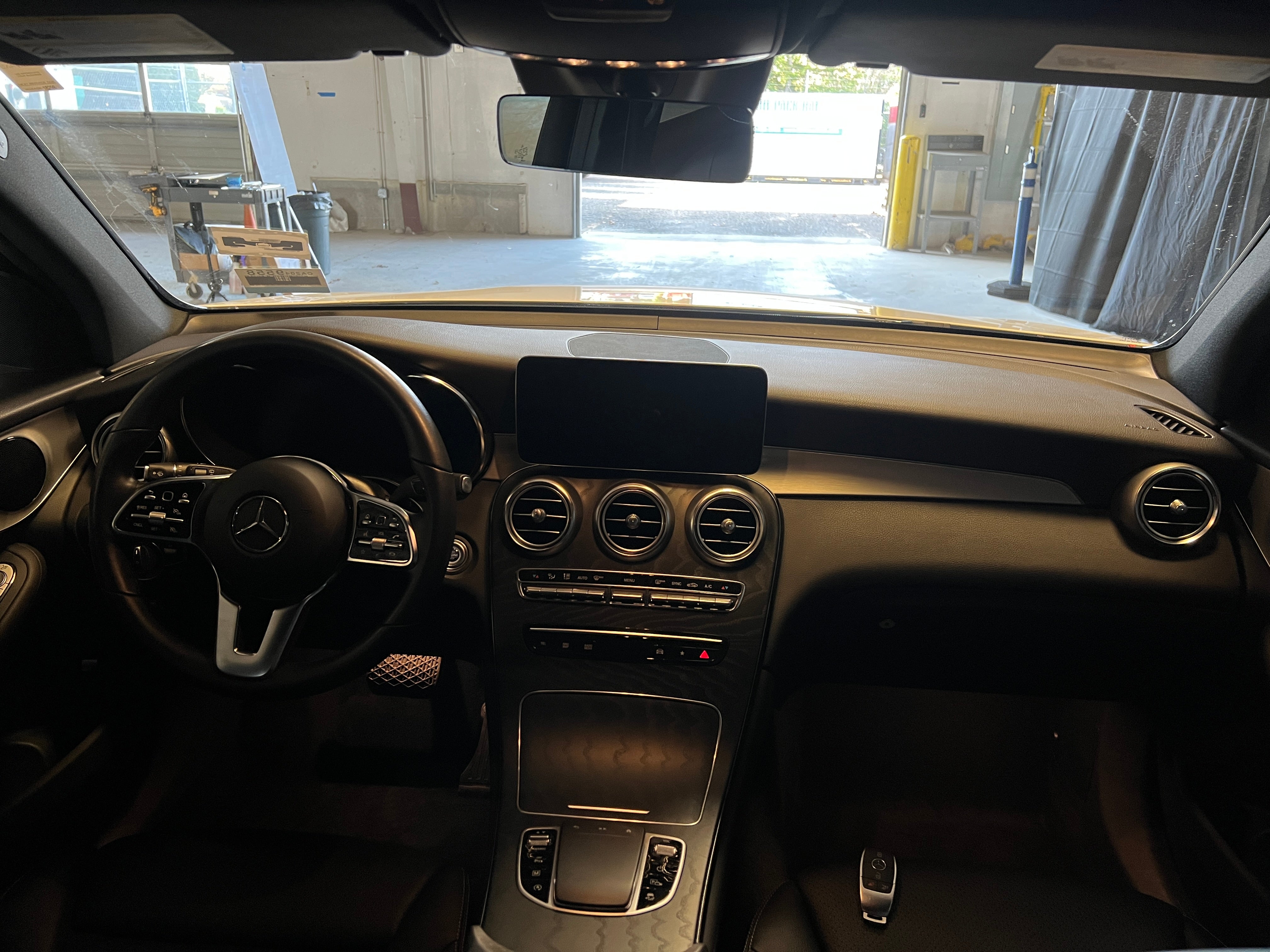 2022 Mercedes-Benz GLC 300 2