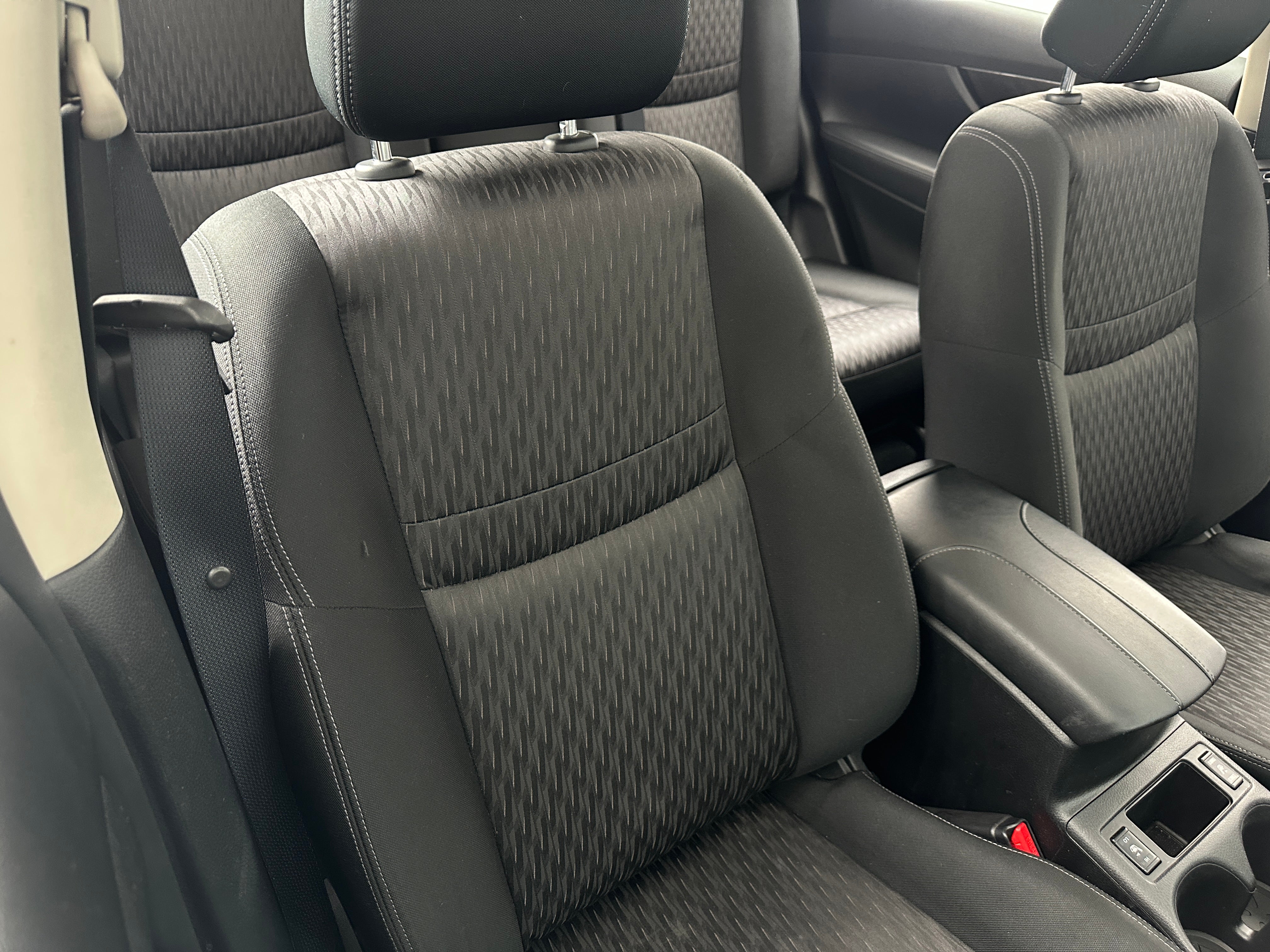 2019 Nissan Rogue SV 2