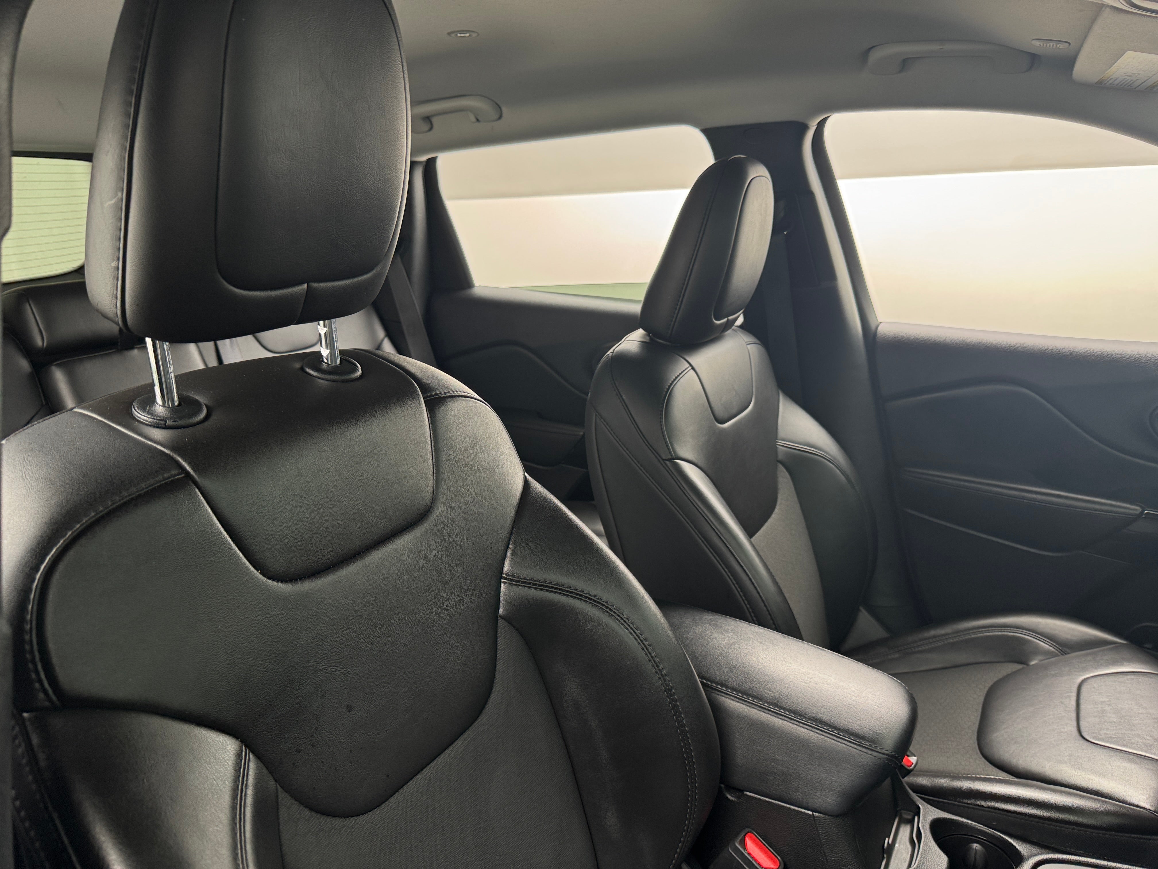 2021 Jeep Cherokee Altitude 2