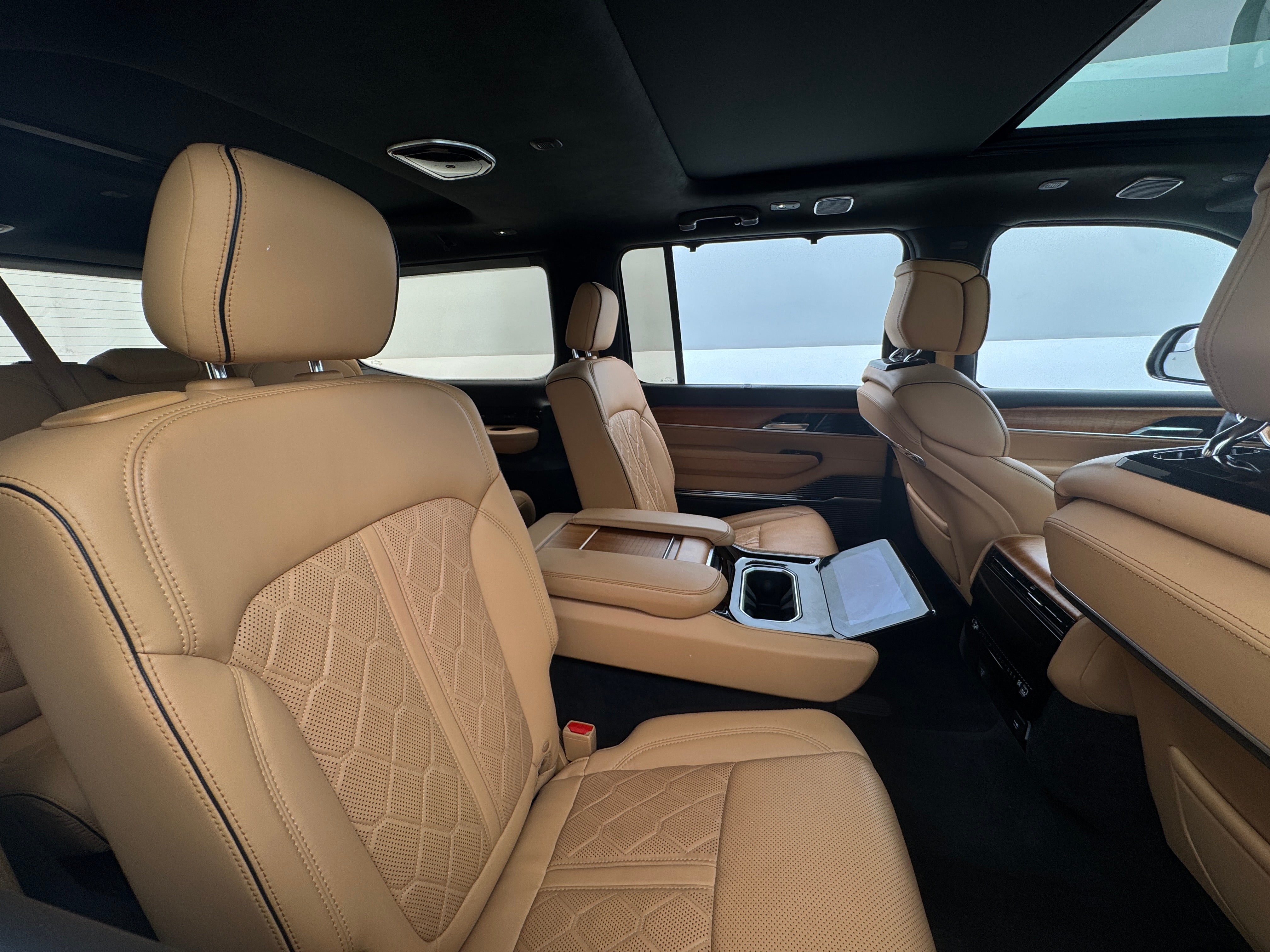 2022 Jeep Grand Wagoneer Series III 5