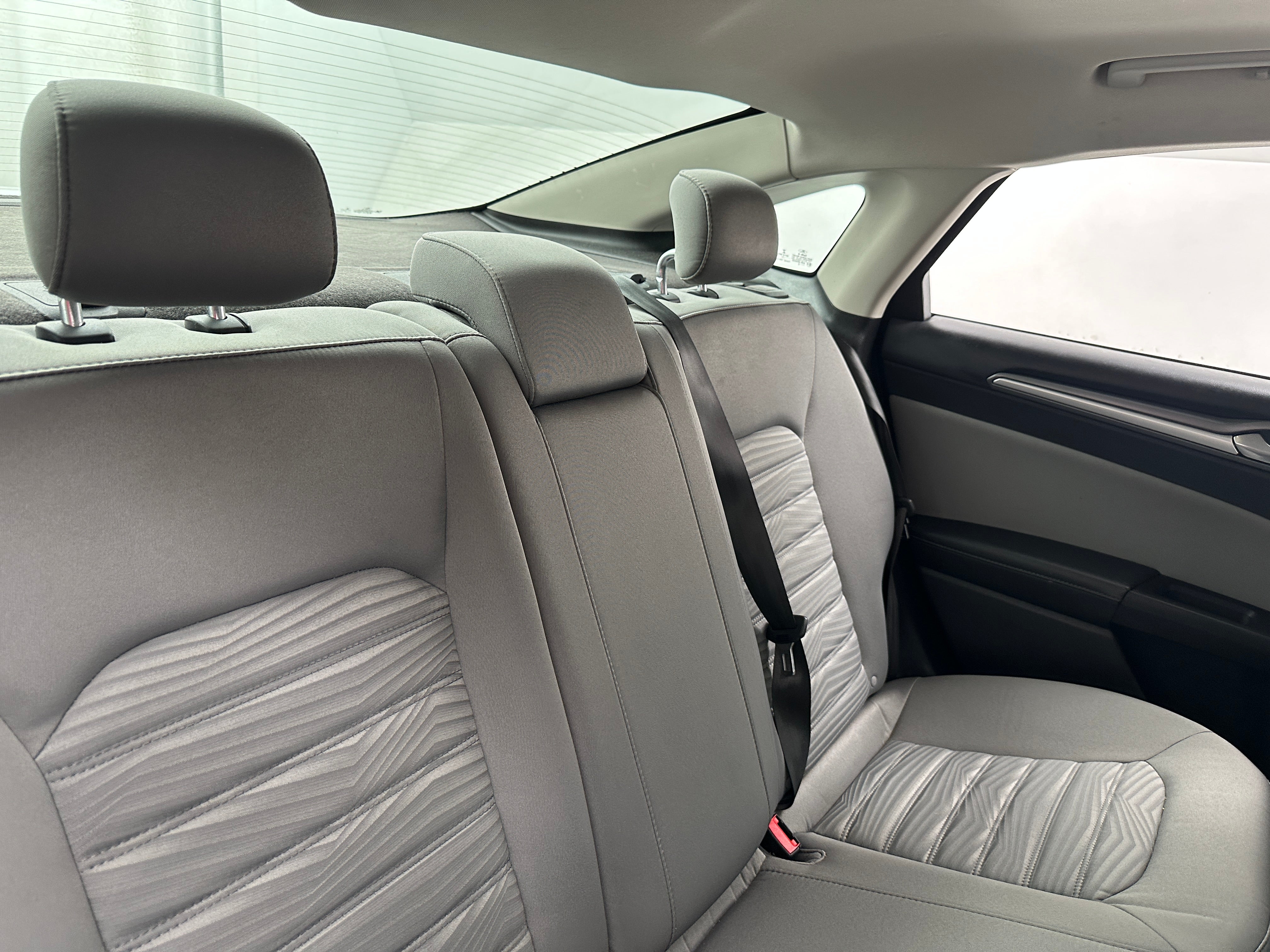 2016 Ford Fusion S 6