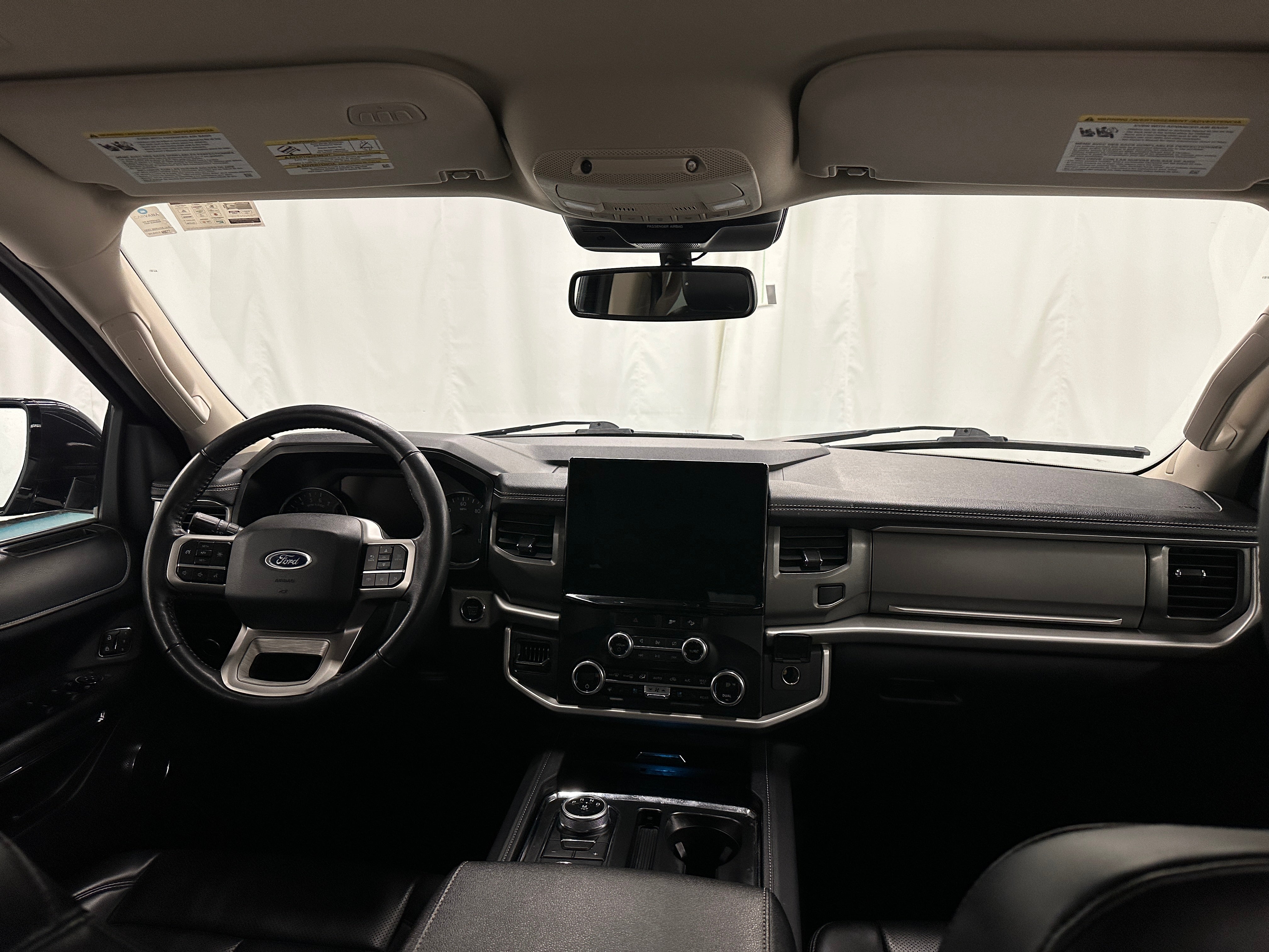 2023 Ford Expedition XLT 2
