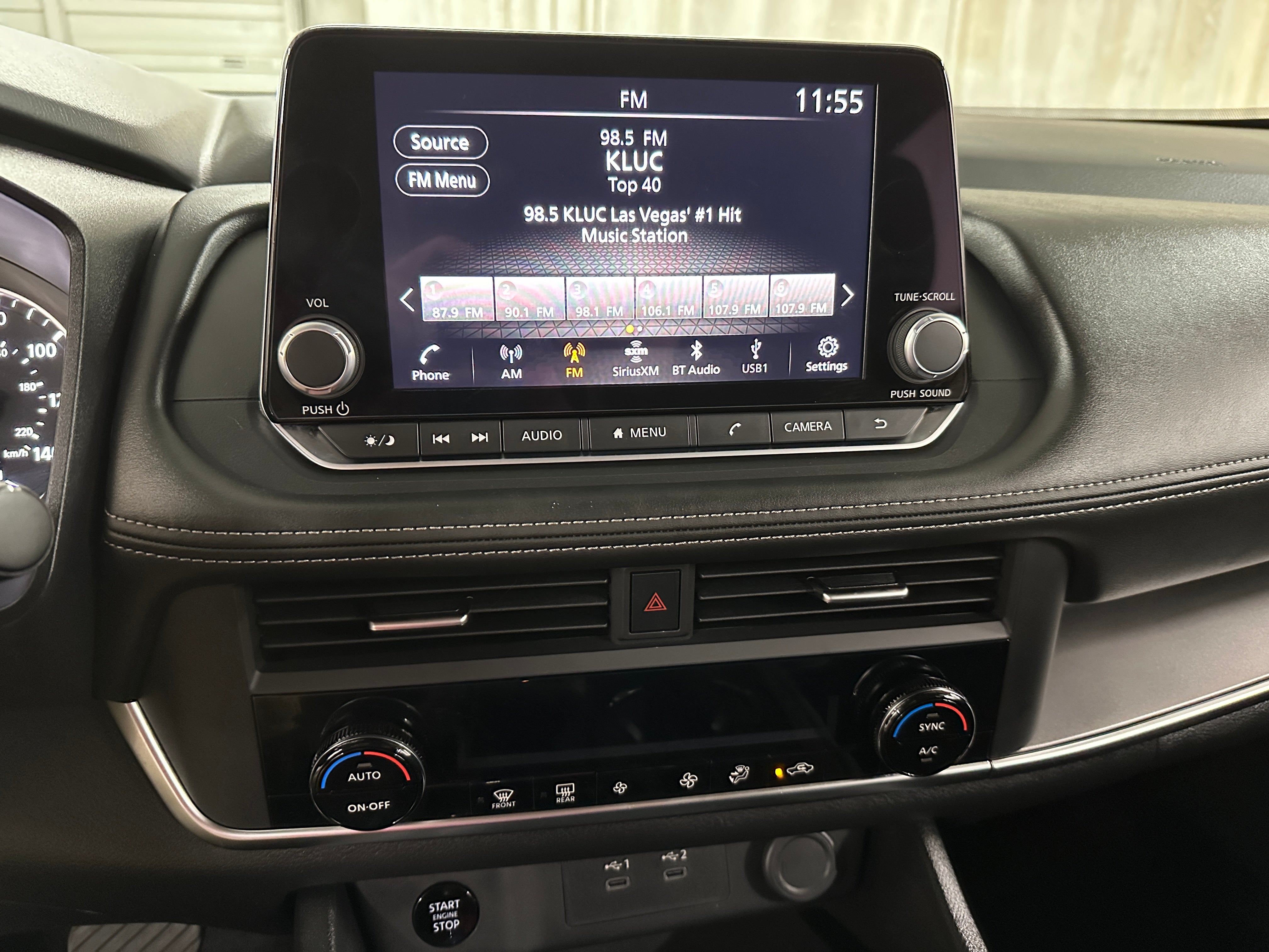 2025 Nissan Rogue SV 4