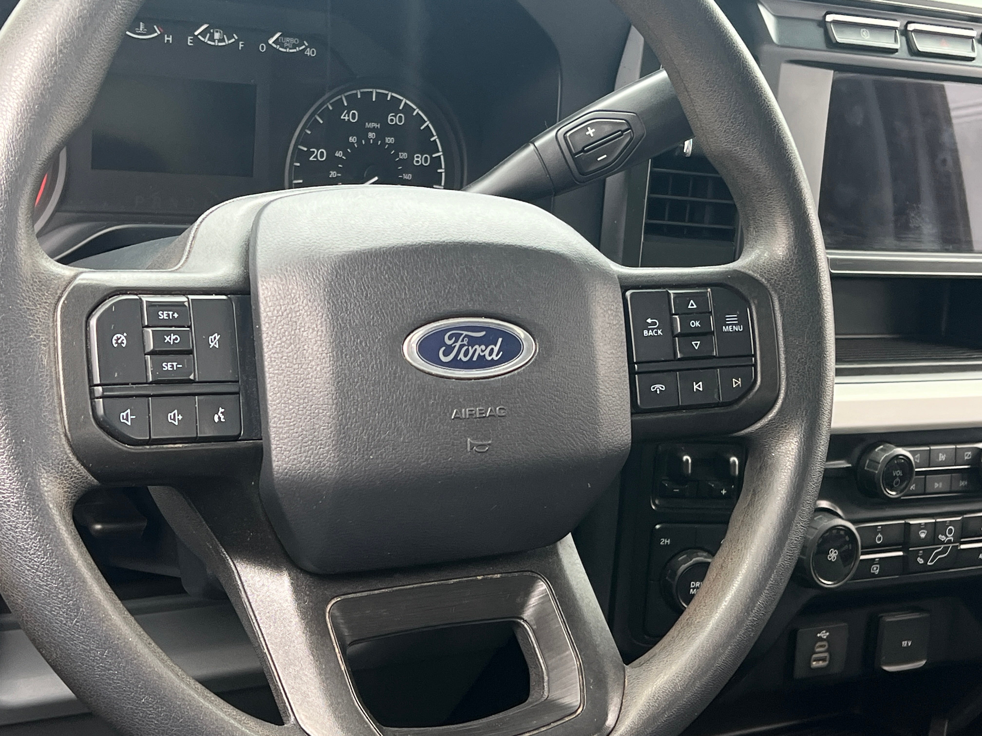2024 Ford Econoline E-250 5