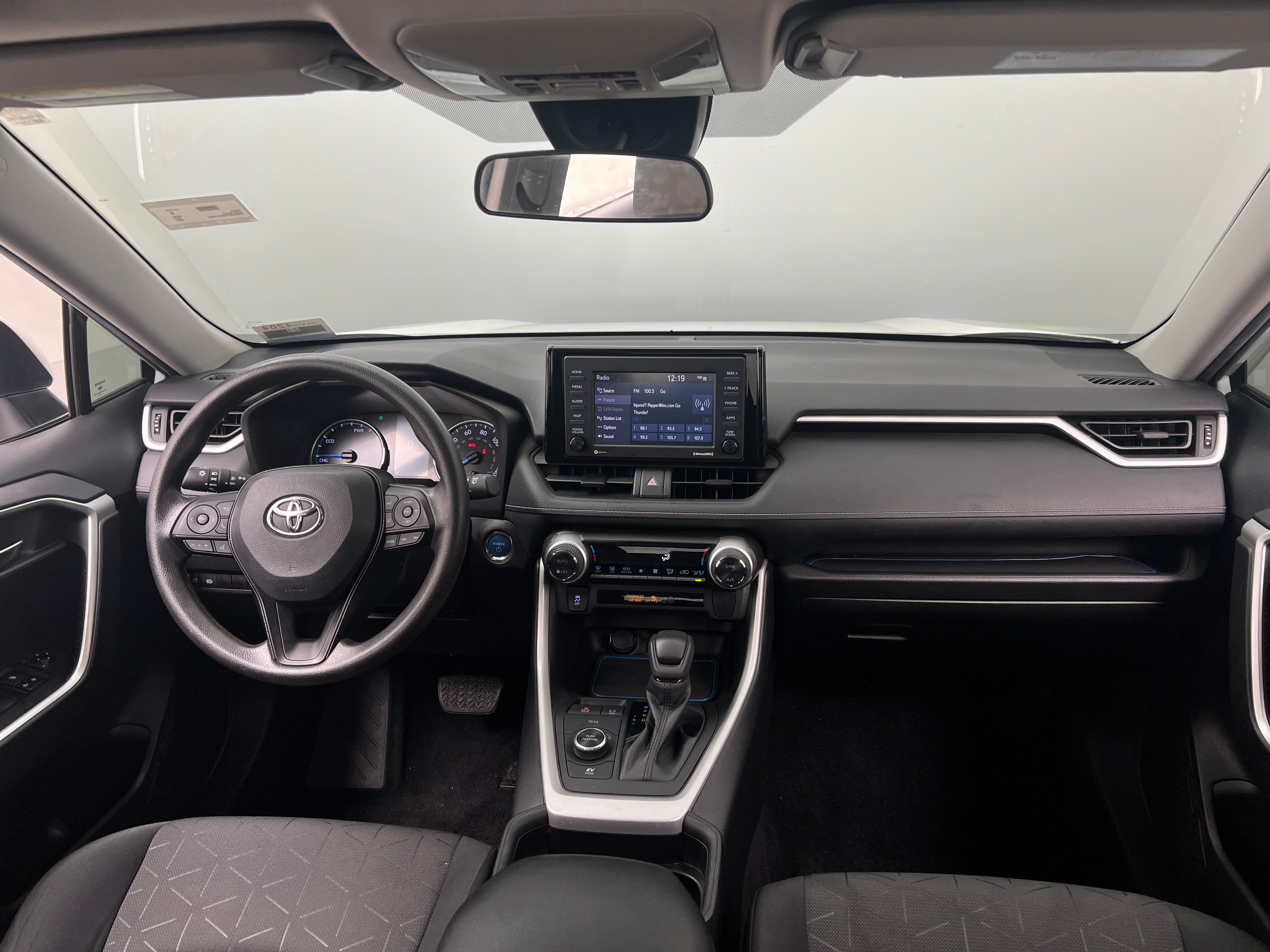 2021 Toyota RAV4 XLE 3
