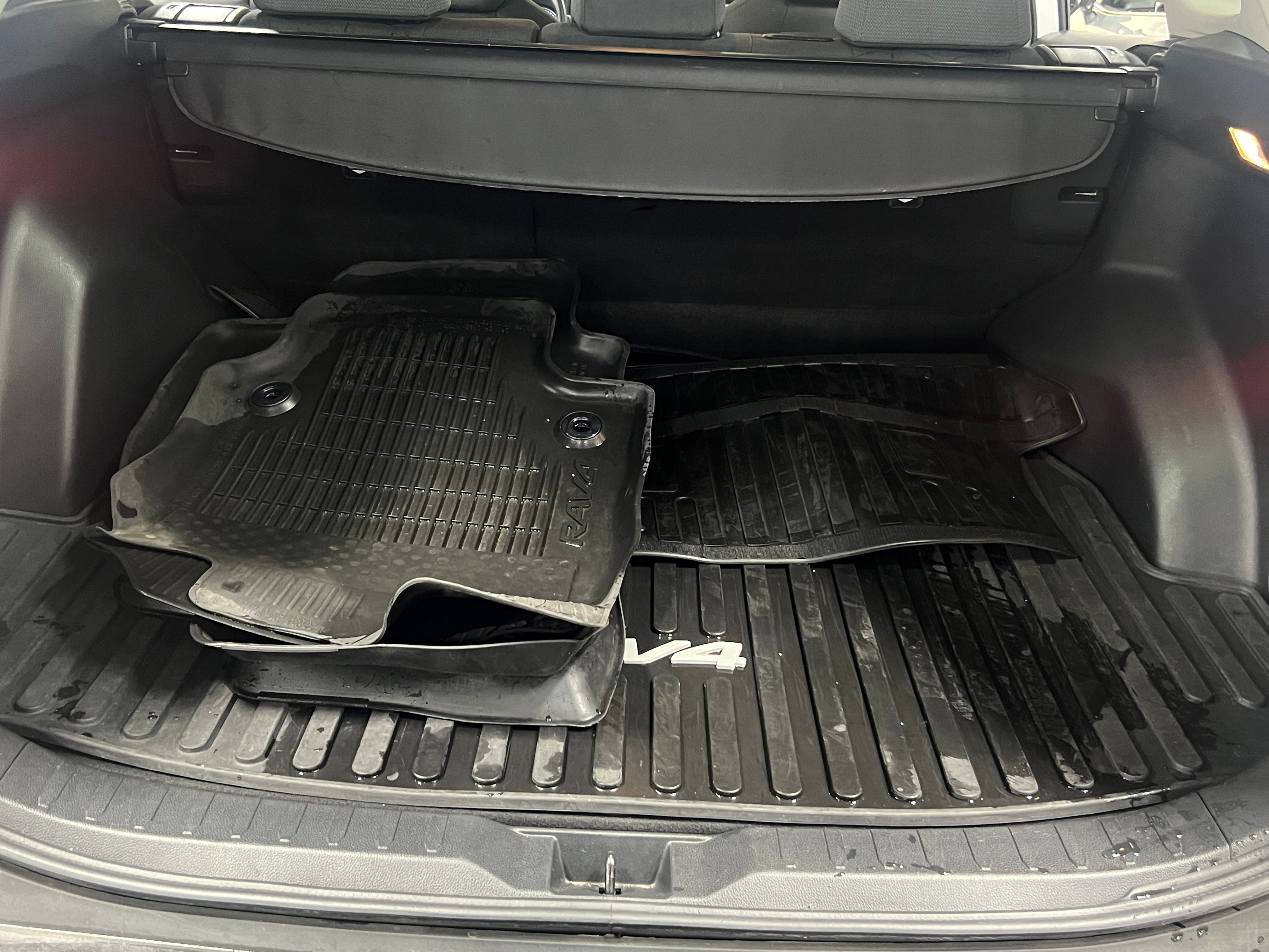 2021 Toyota RAV4 XLE 7