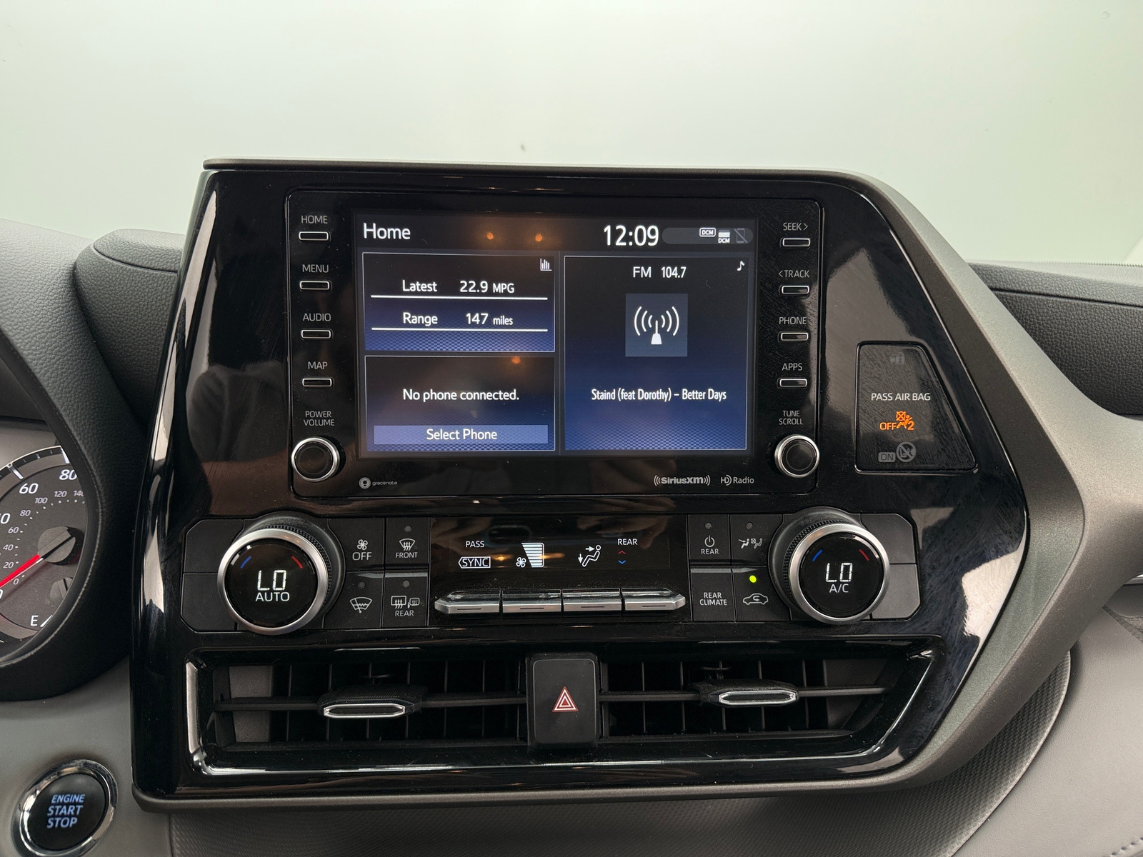 Thumbnail: 2022 Toyota Highlander - 4