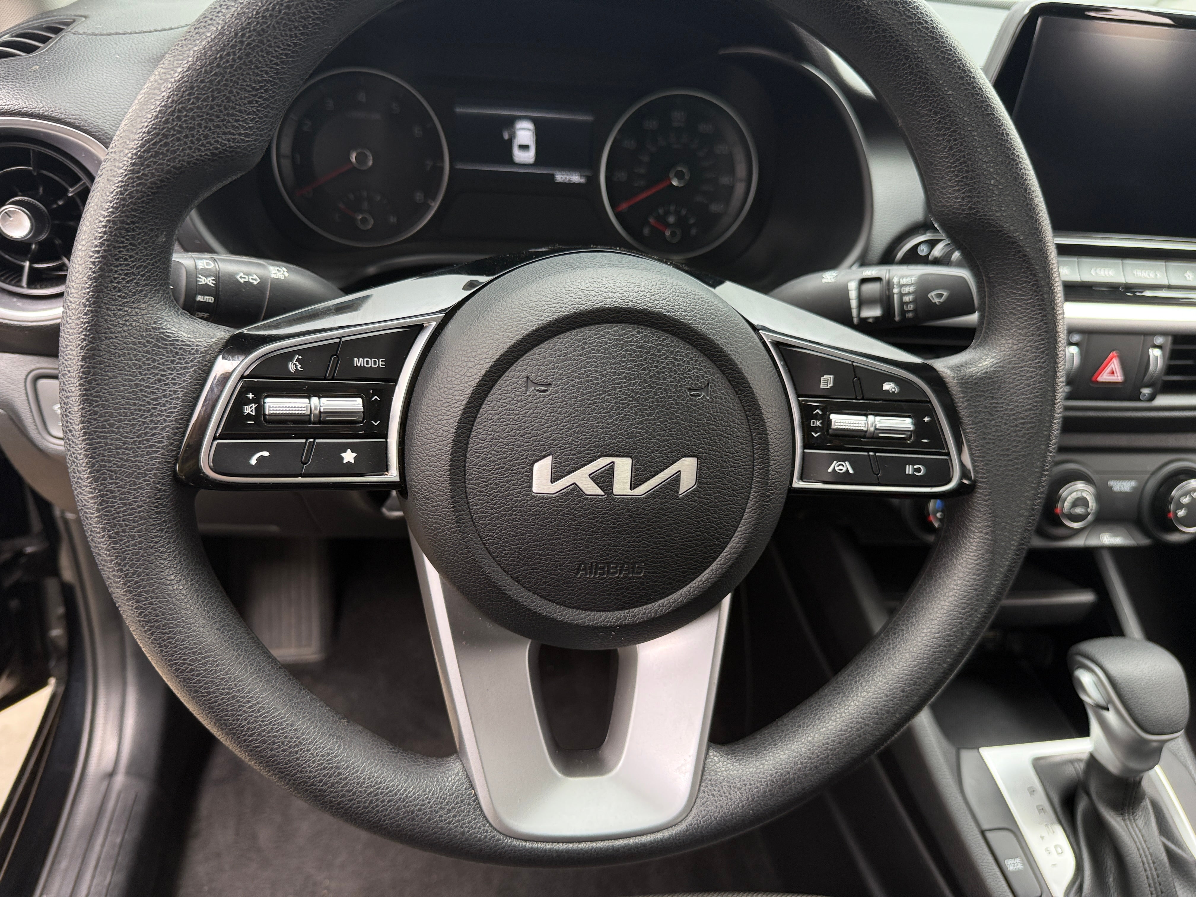 2024 Kia Forte LXS 5