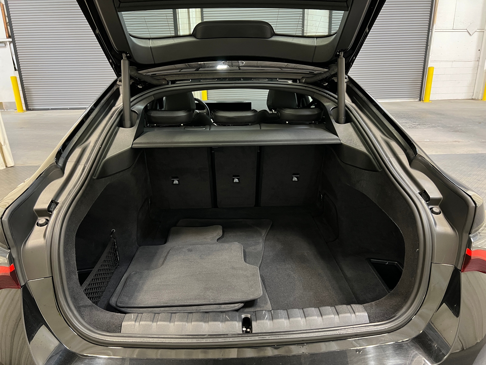 Thumbnail: 2023 BMW i4 - 6