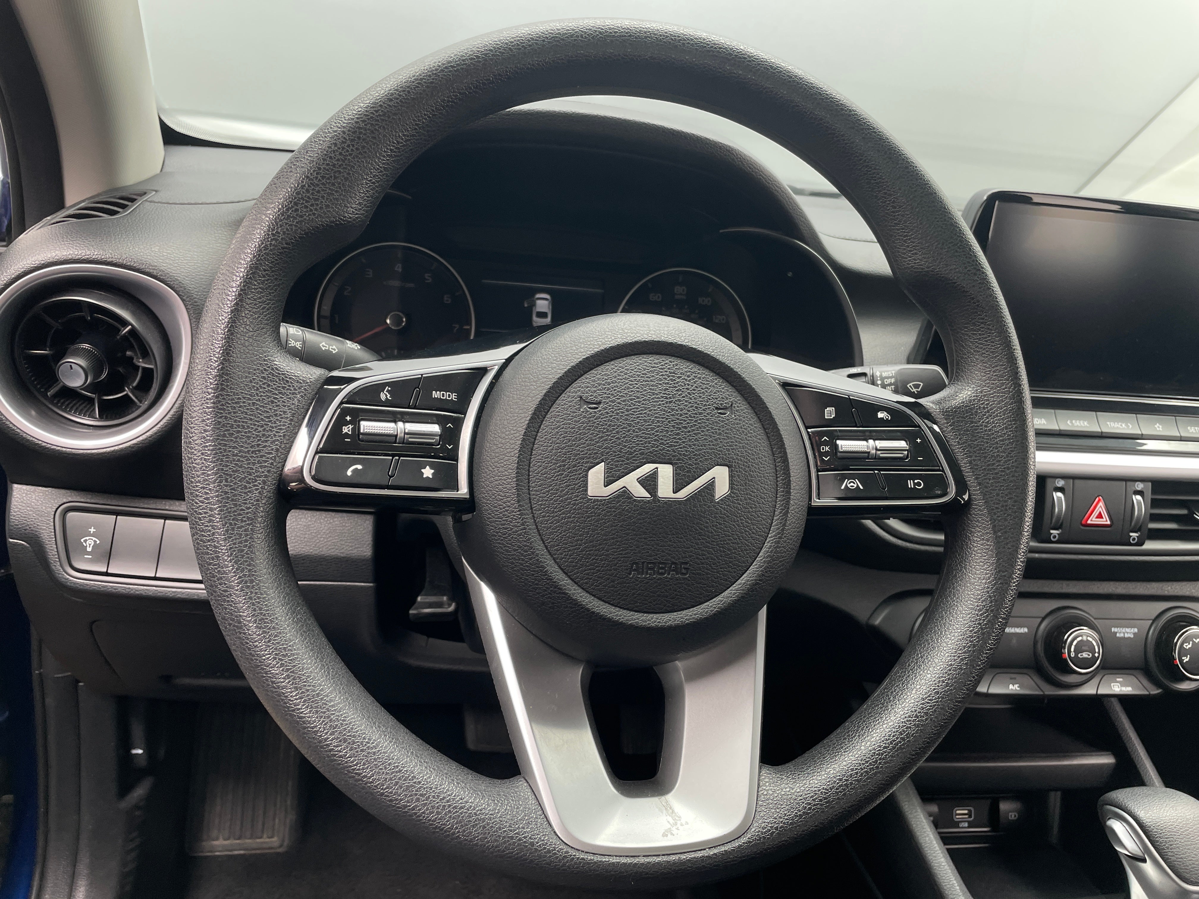 2024 Kia Forte LXS 5