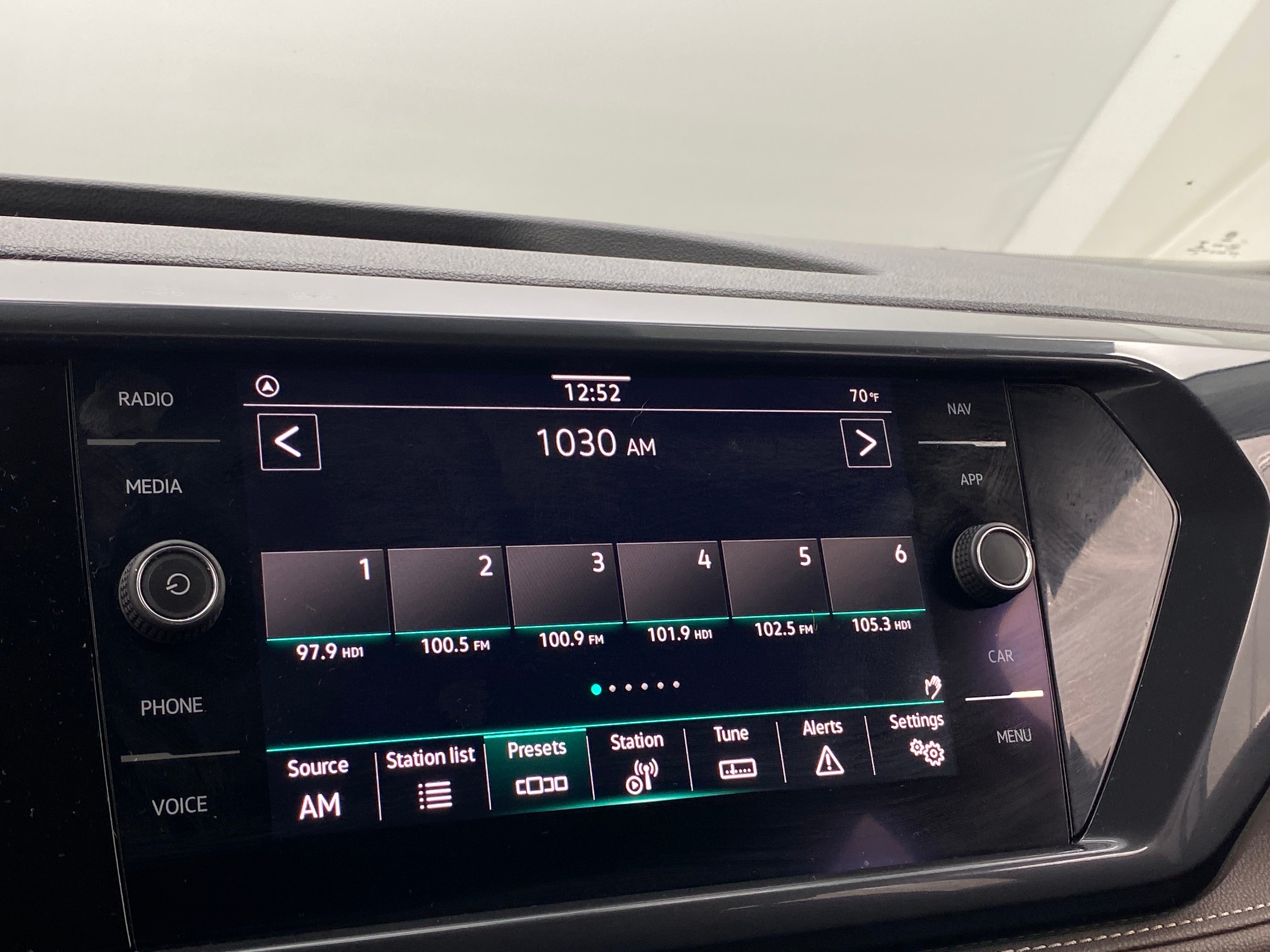 2022 Volkswagen Taos SEL 3