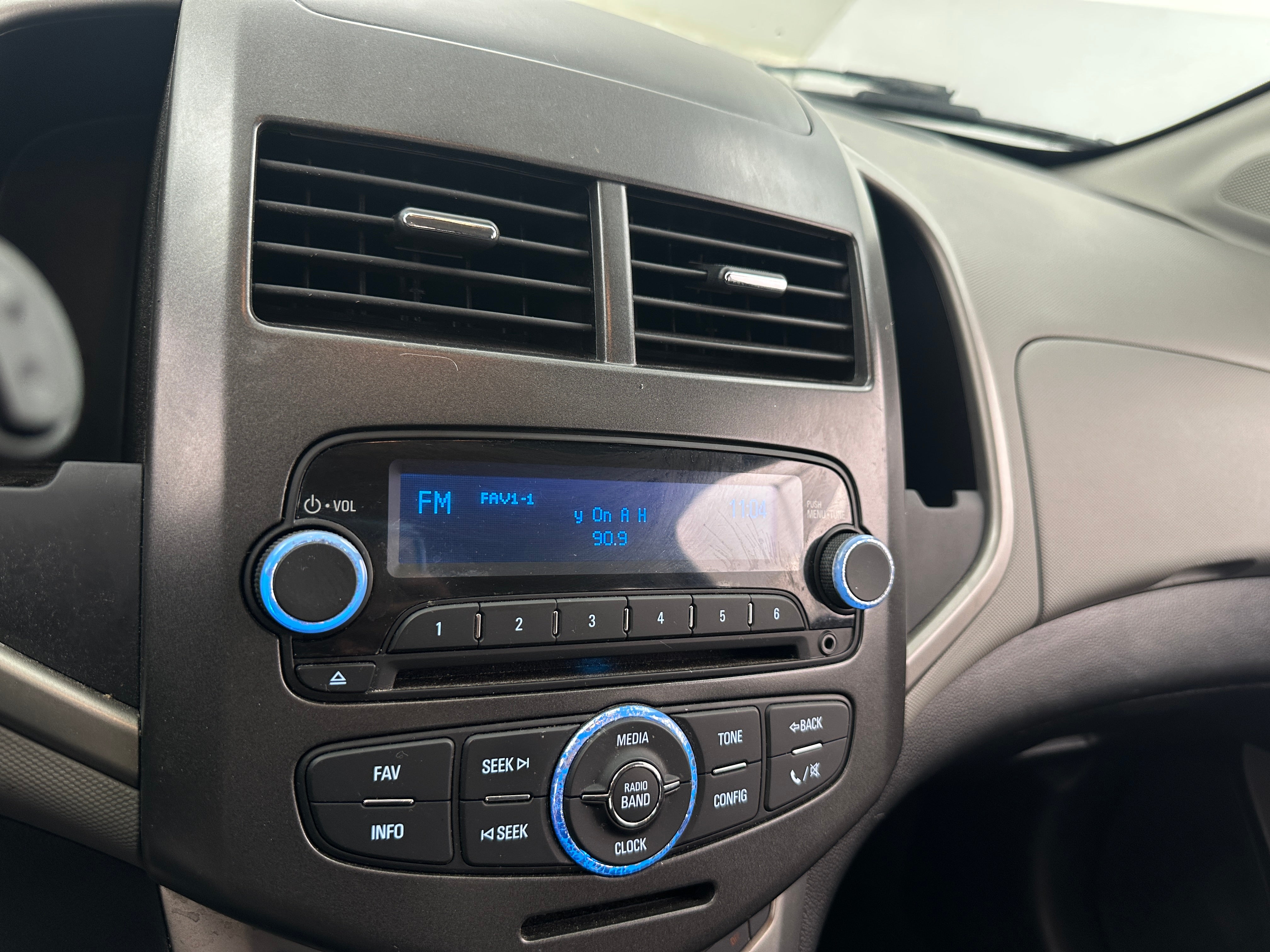 2015 Chevrolet Sonic LT 4