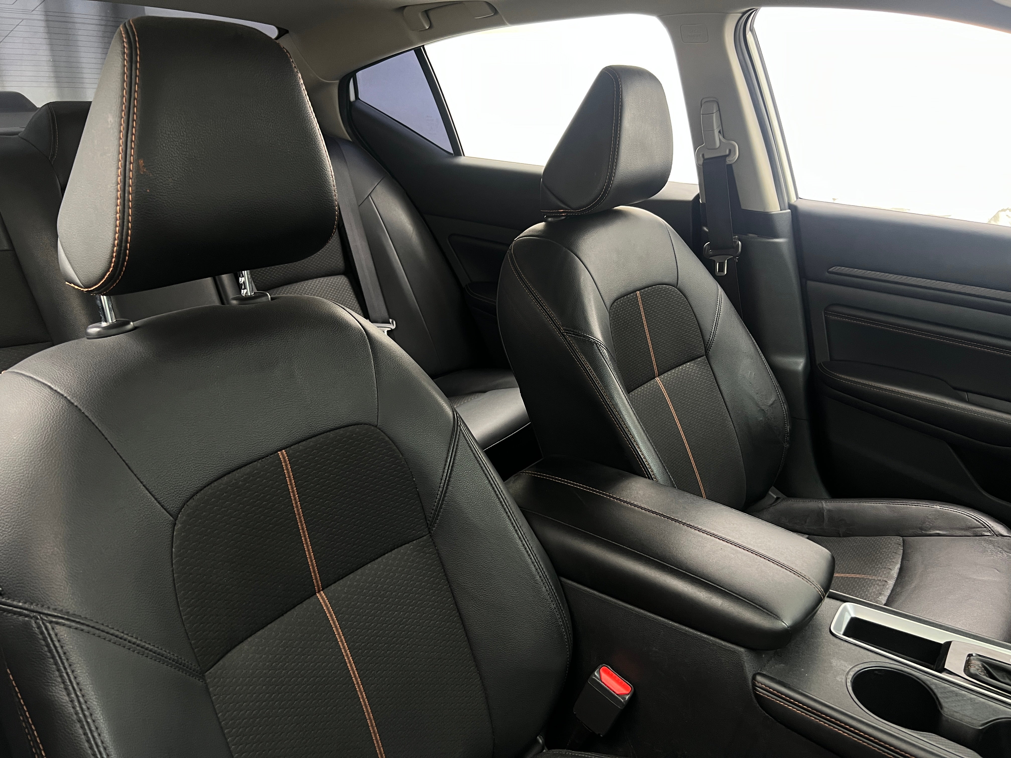 2022 Nissan Altima SR 2