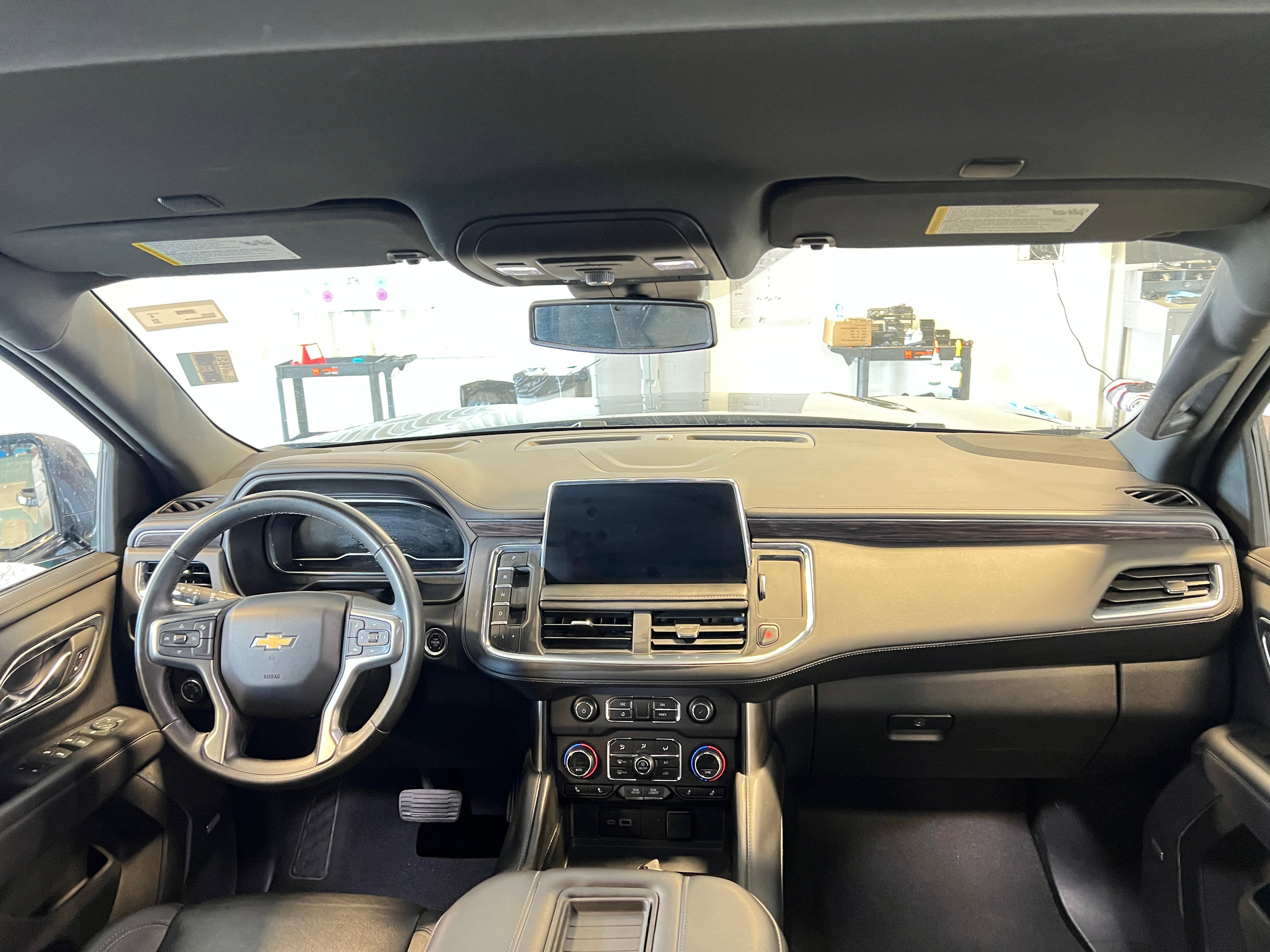 2023 Chevrolet Suburban LT 2