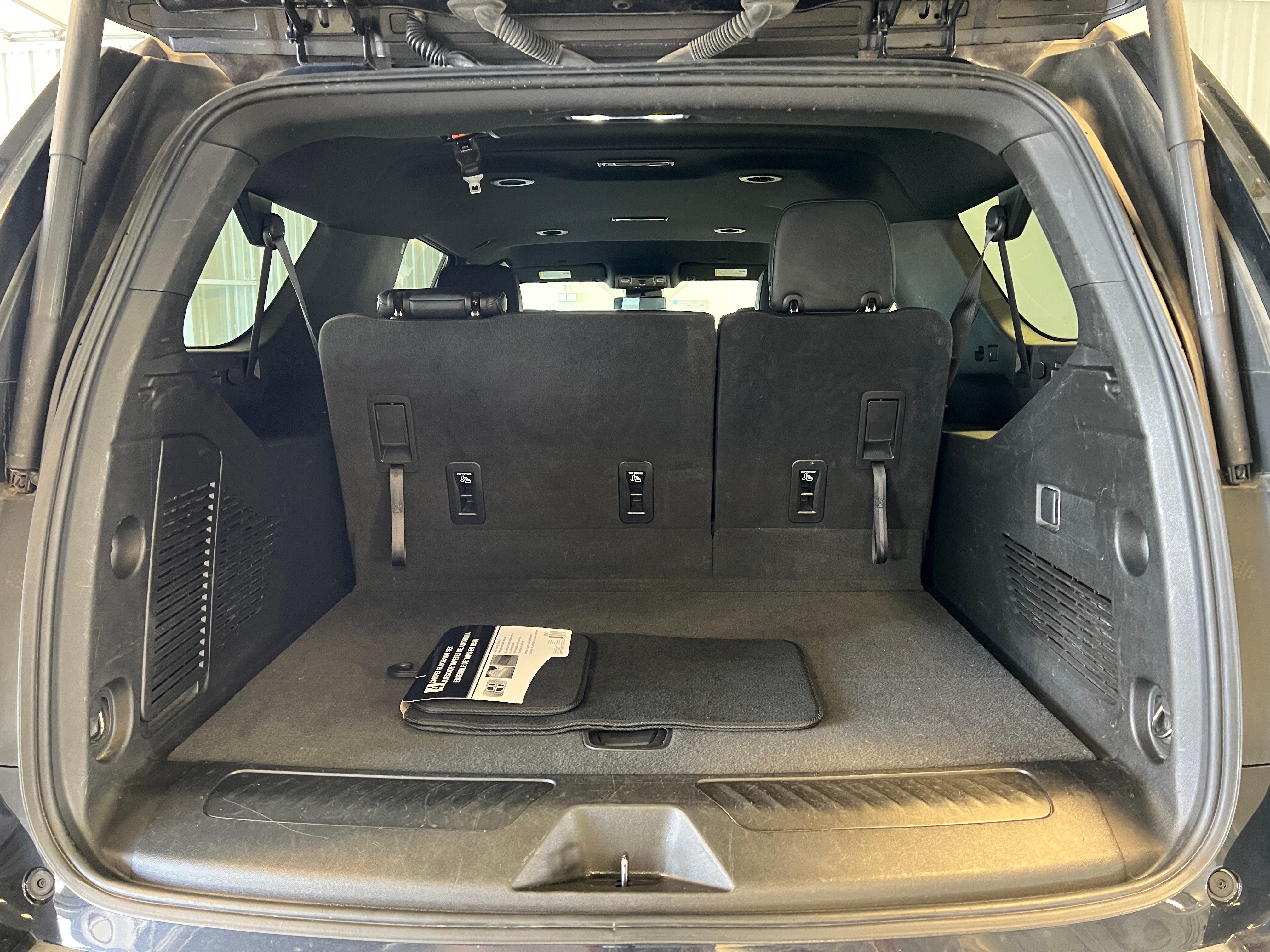 2023 Chevrolet Suburban LT 6