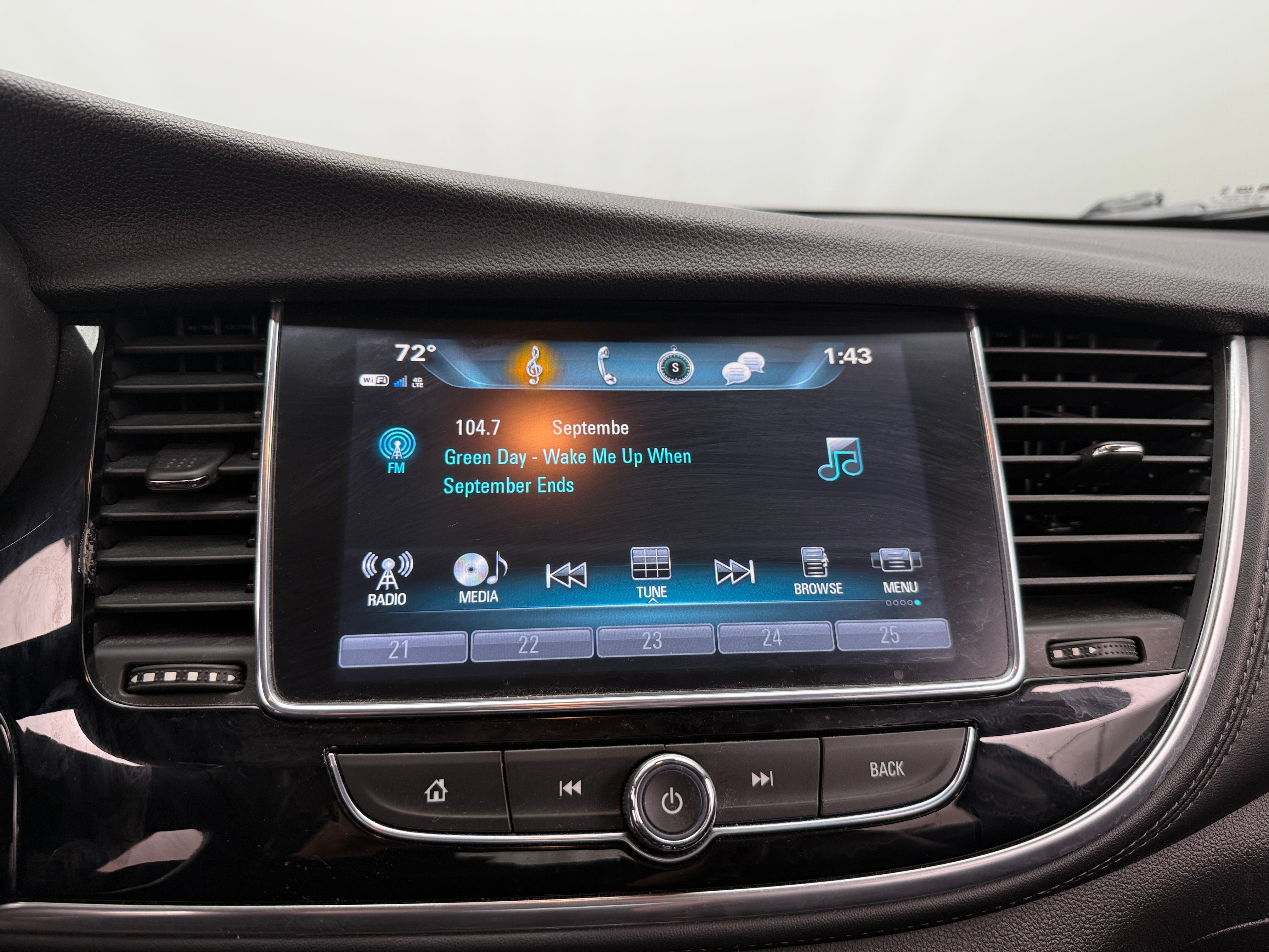 2019 Buick Encore Essence 3