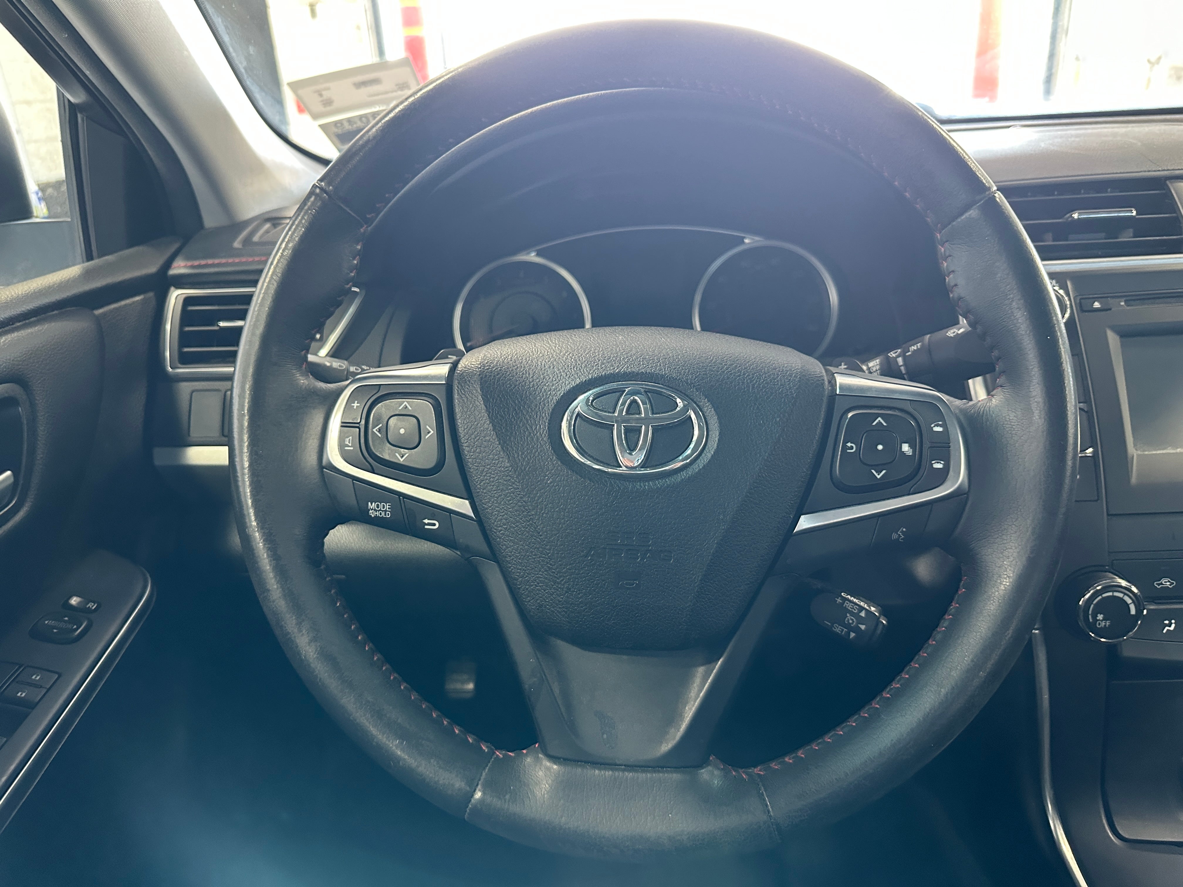 2016 Toyota Camry SE 4