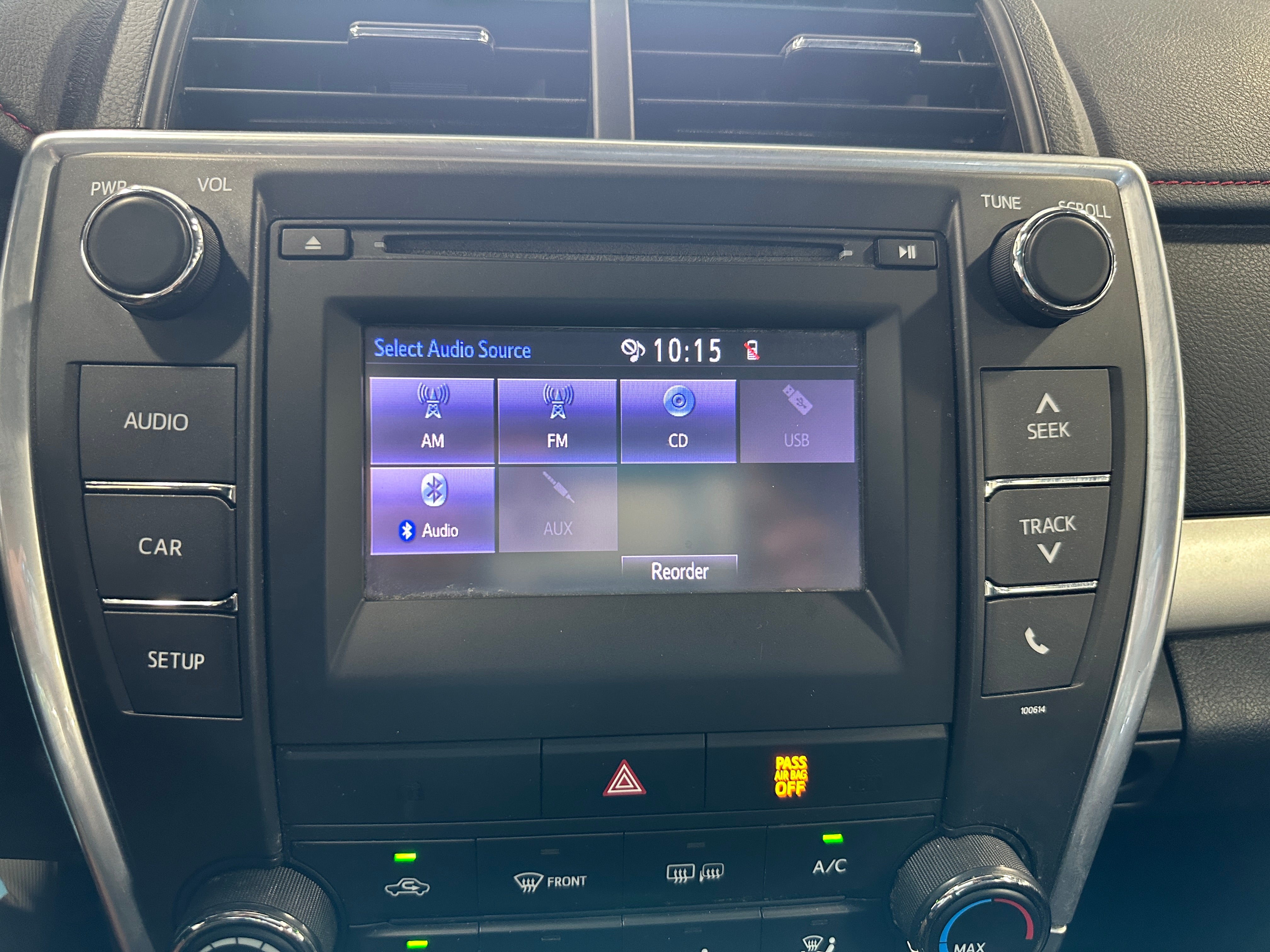 2016 Toyota Camry SE 3